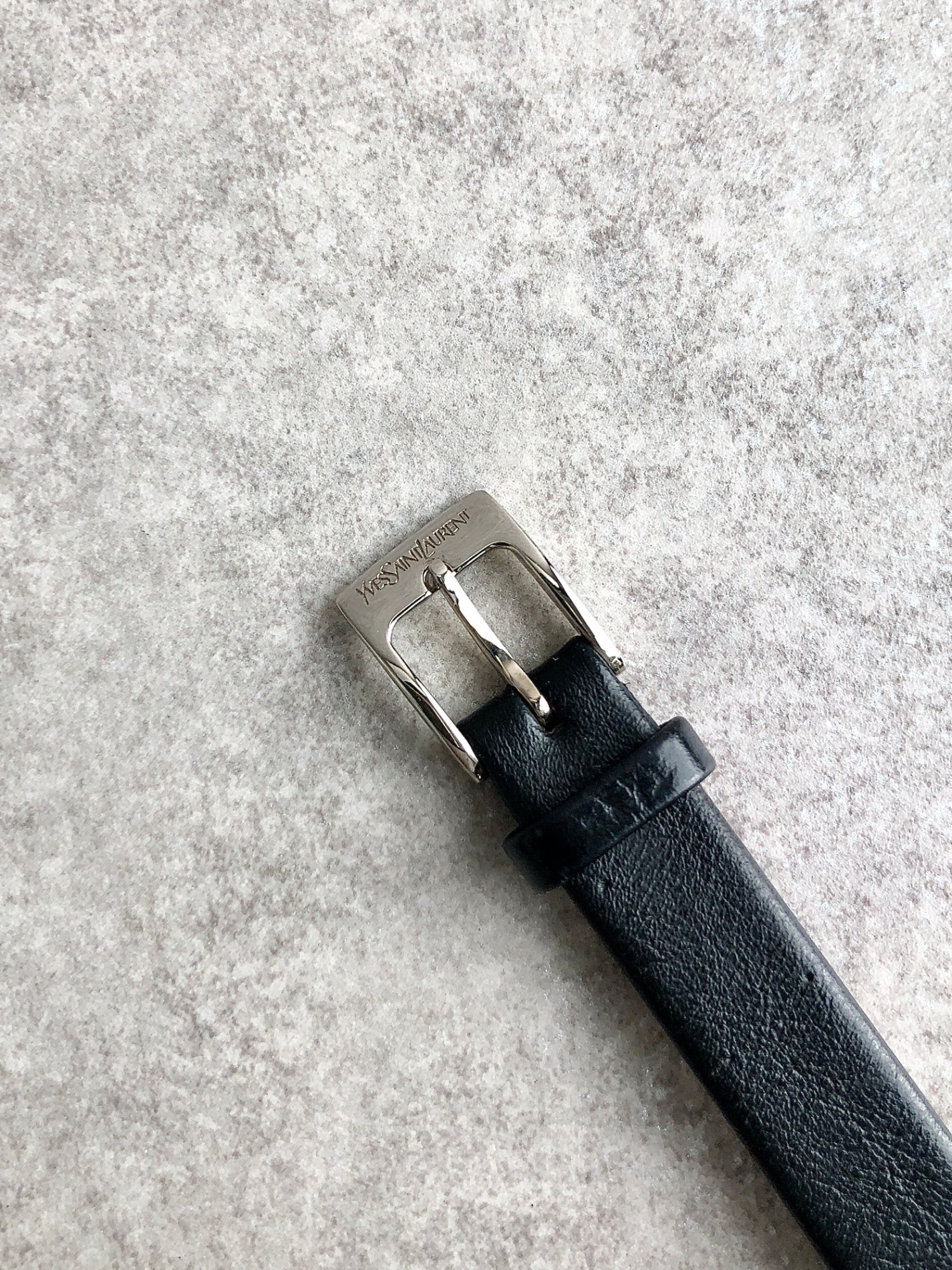 Yves Saint Laurent Logo Quartz Watch Silver×Black 1032-H23028 Vintage vvpej5