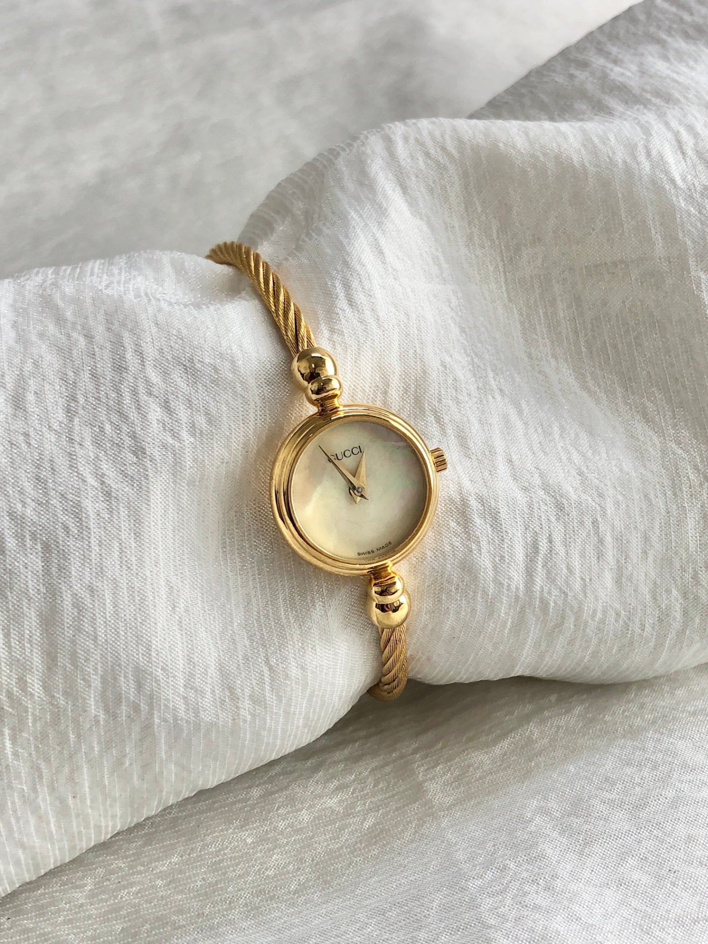 GUCCI Logo Bangle Quartz Watch Gold 2700L.2.L Vintage h4mrnx