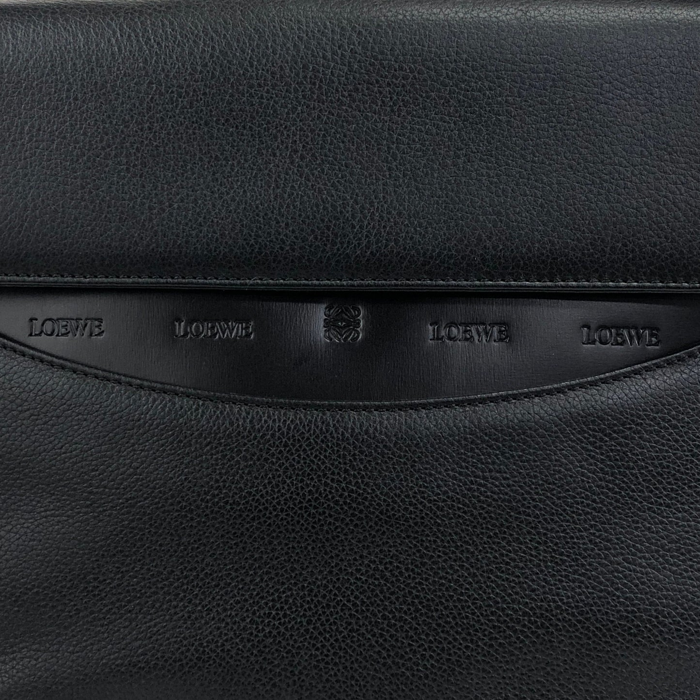LOEWE Logo Embossed Shoulder bag Black Vintage ni55eb