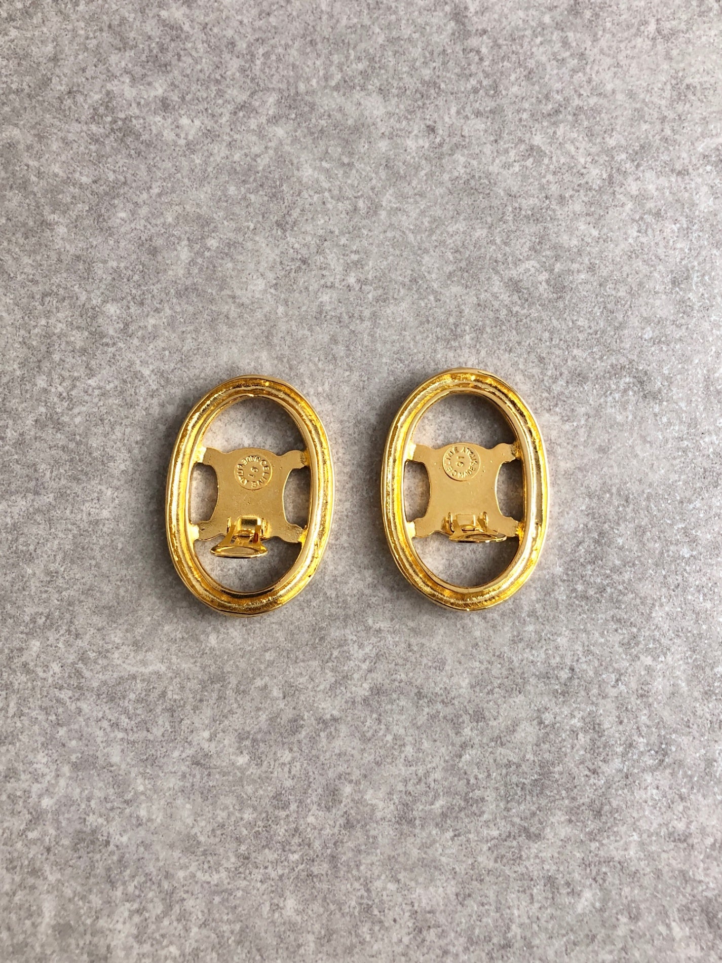 CELINE Blason Earrings Gold Vintage f7ggsk