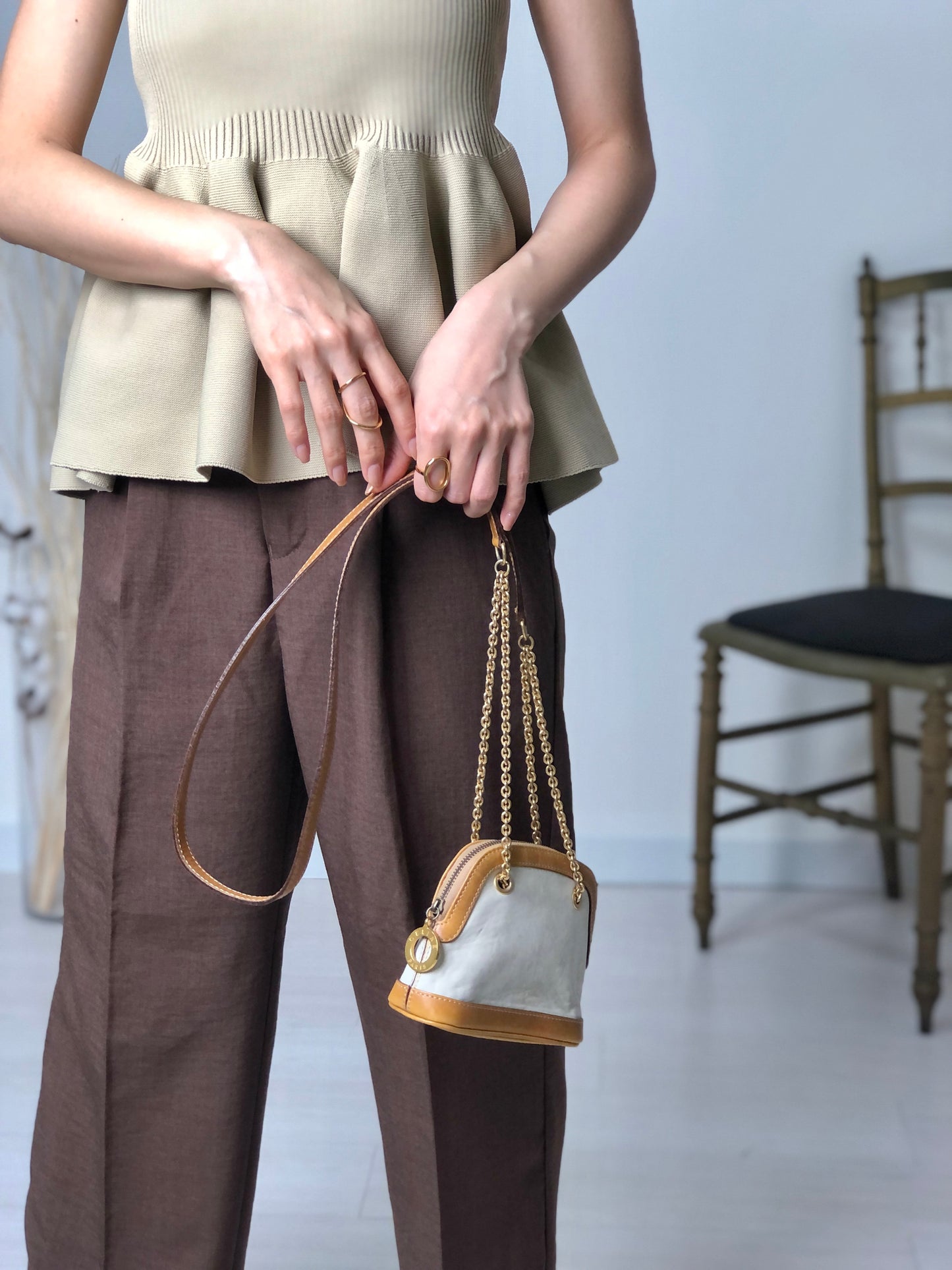 CELINE Circle Logo Charm Metal Clasp Chain Shoulder bag Beige Vintage 2aechi
