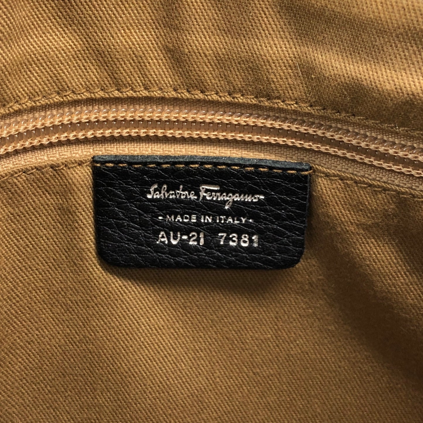 Salvatore Ferragamo Gancini Shoulder bag Black Vintage 7d7bxa