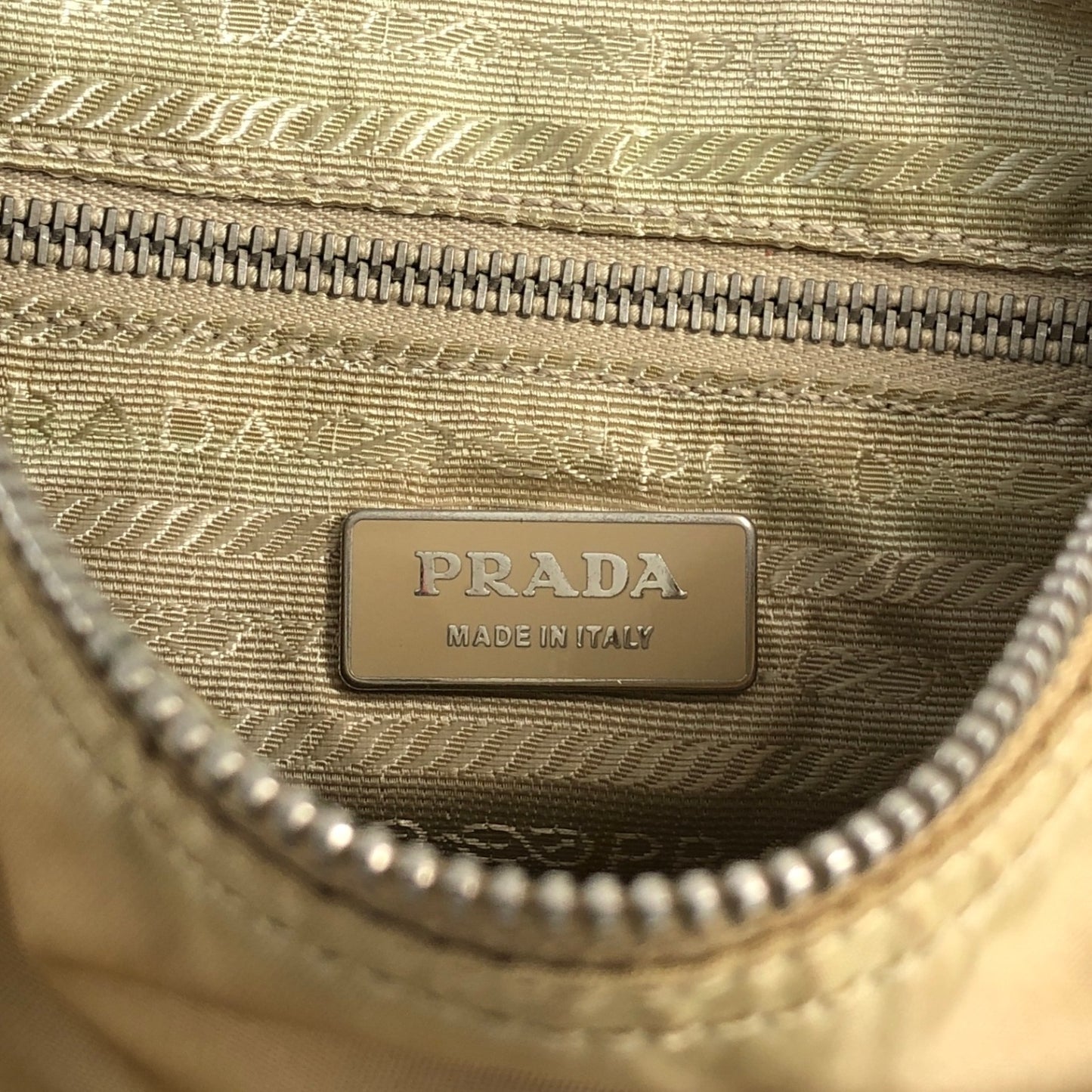 PRADA 三角形標誌前扣單肩包米色復古 3xtwc7