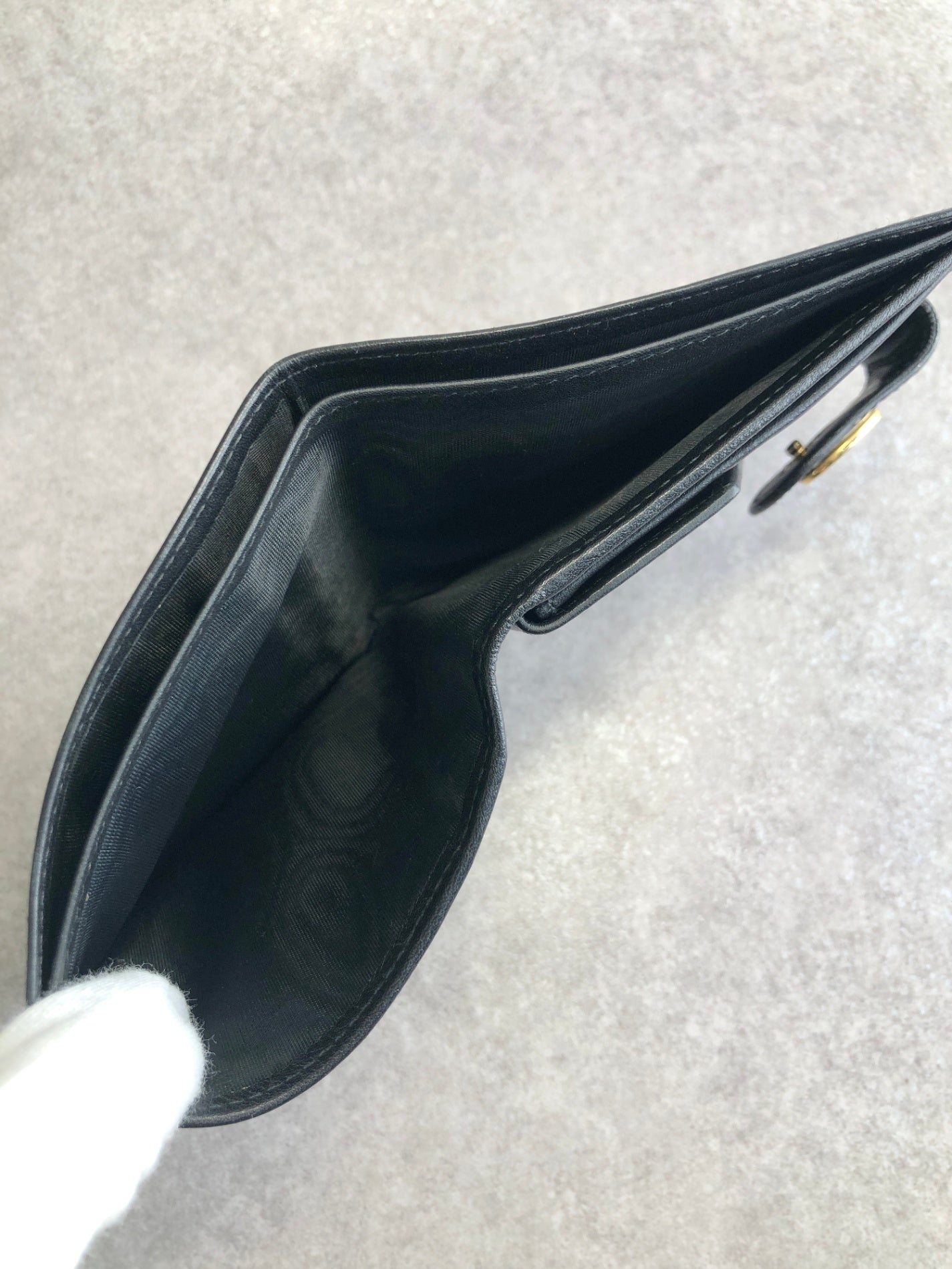 CELINE Blason Folded Wallet Black Vintage ha2kjw