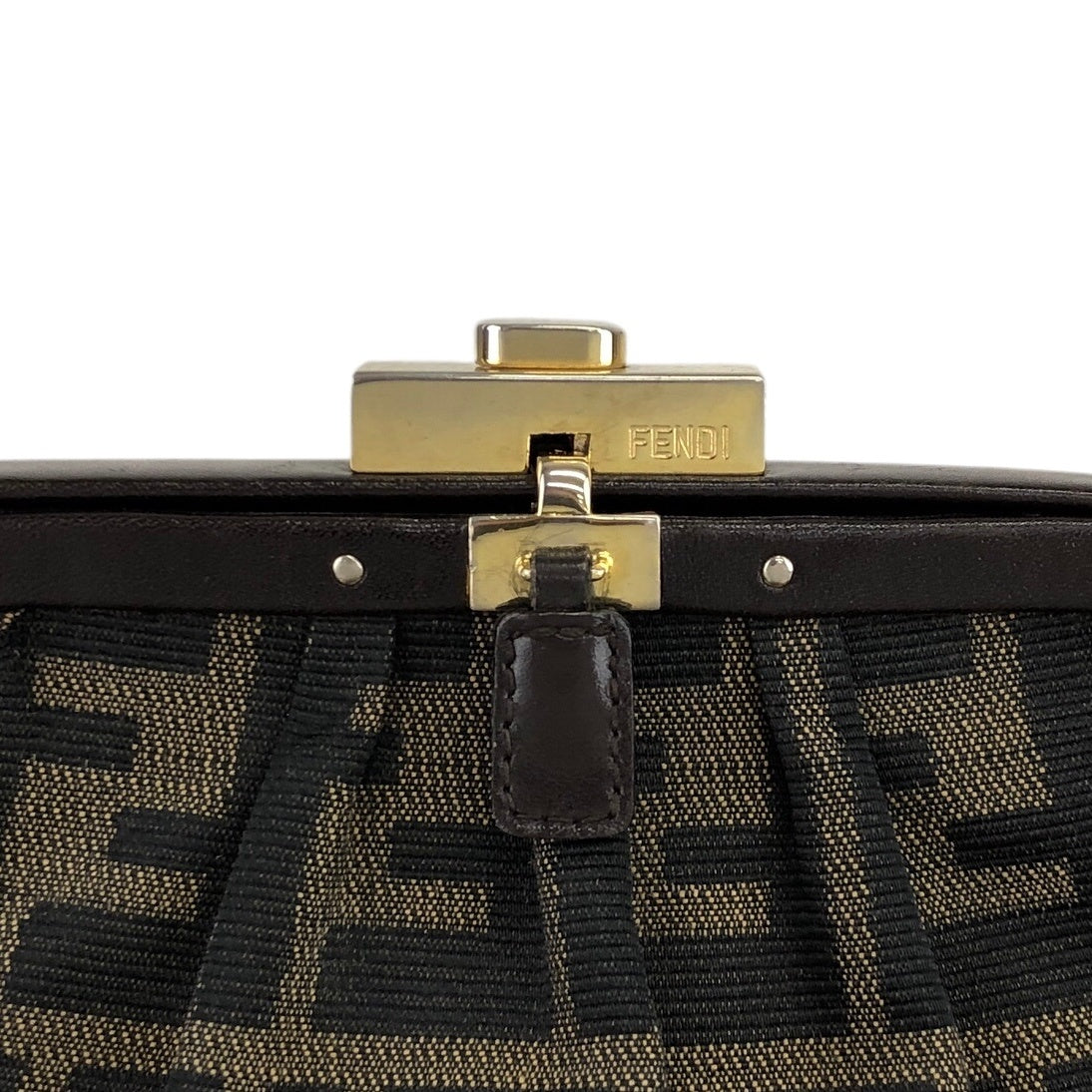 FENDI Zucca Metal Clasp Shoulder bag Brown Vintage kkfpvd