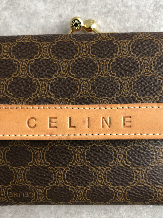 CELINE Macadam Metal Clasp Folded Wallet Brown Vintage za4zcj