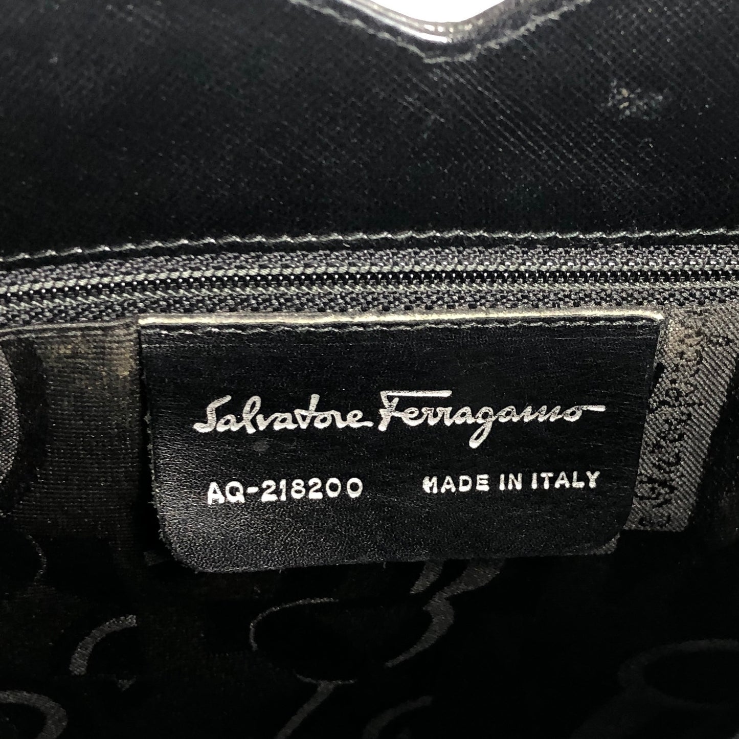 Salvatore Ferragamo Gancini Shoulder bag Hobobag Black Vintage ph7xes
