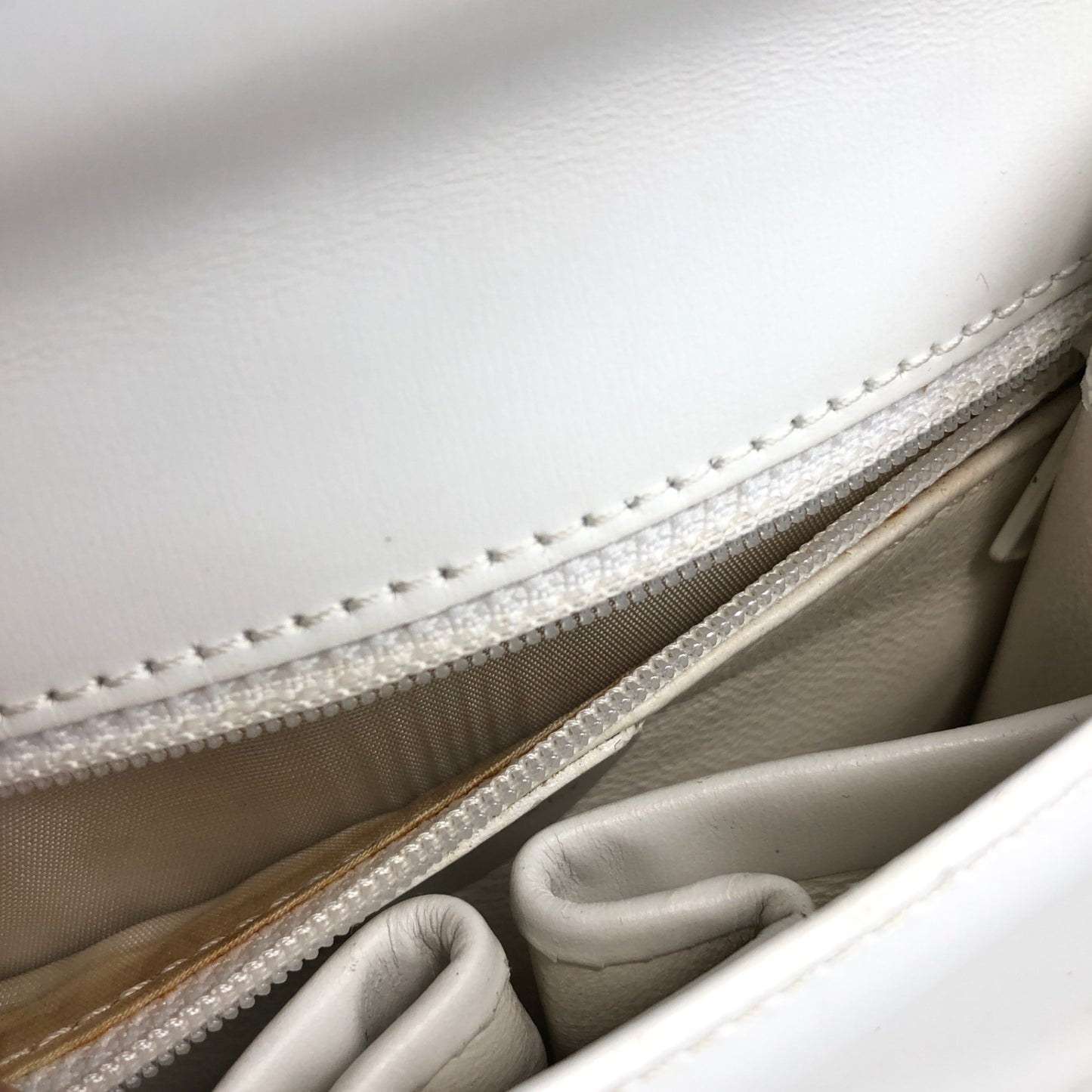 CELINE Triomphe Top Handle Handbag White Vintage 33tdem