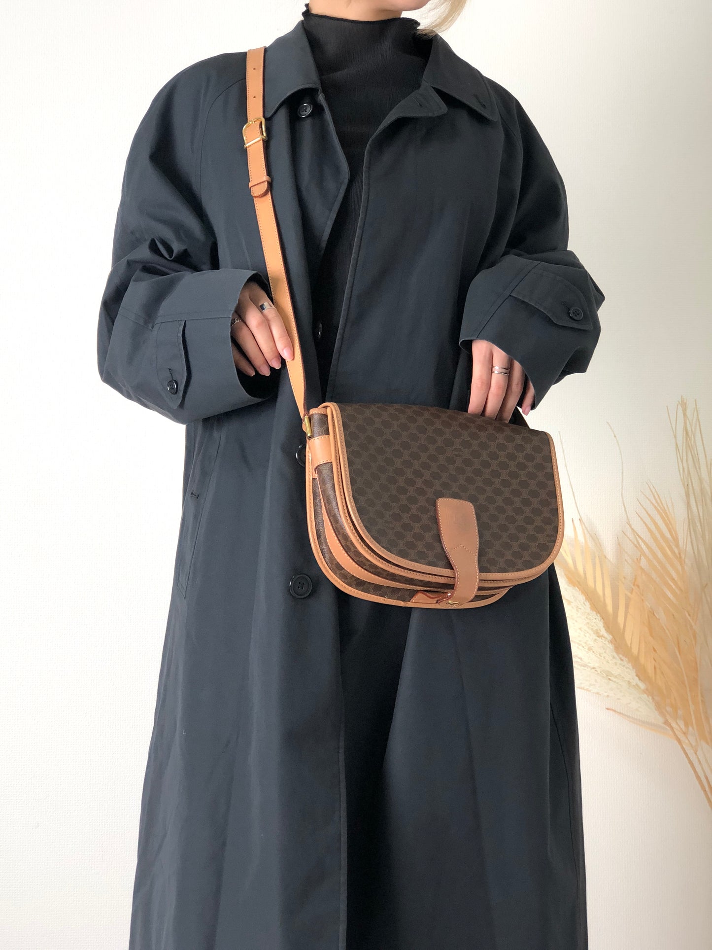 CELINE Macadam Blason Flap Shoulder bag Round bag Brown Vintage s34ak3