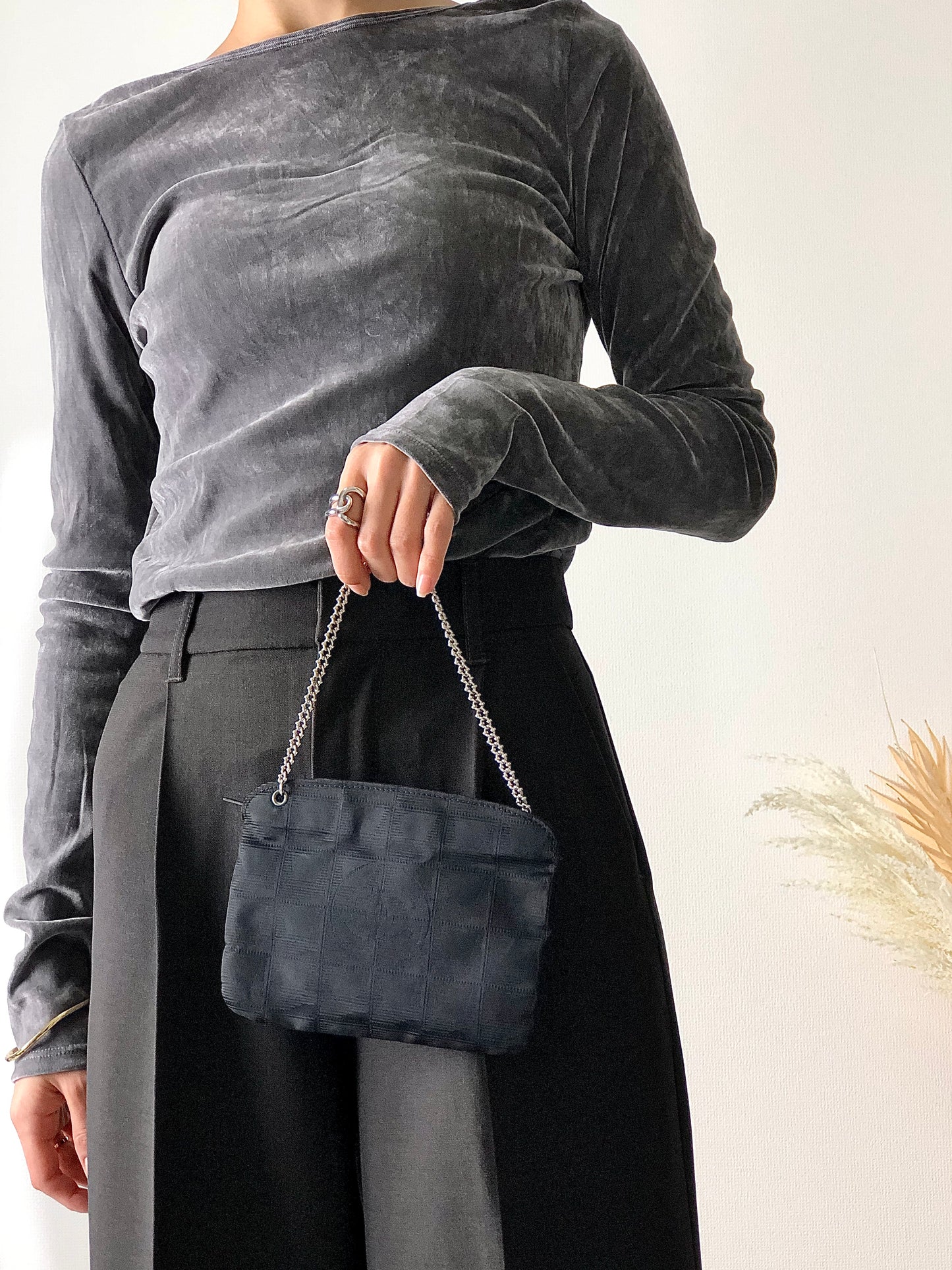 CHANEL 新款旅行系列尼龍手提包鏈條單肩包黑色復古 p7zz2s