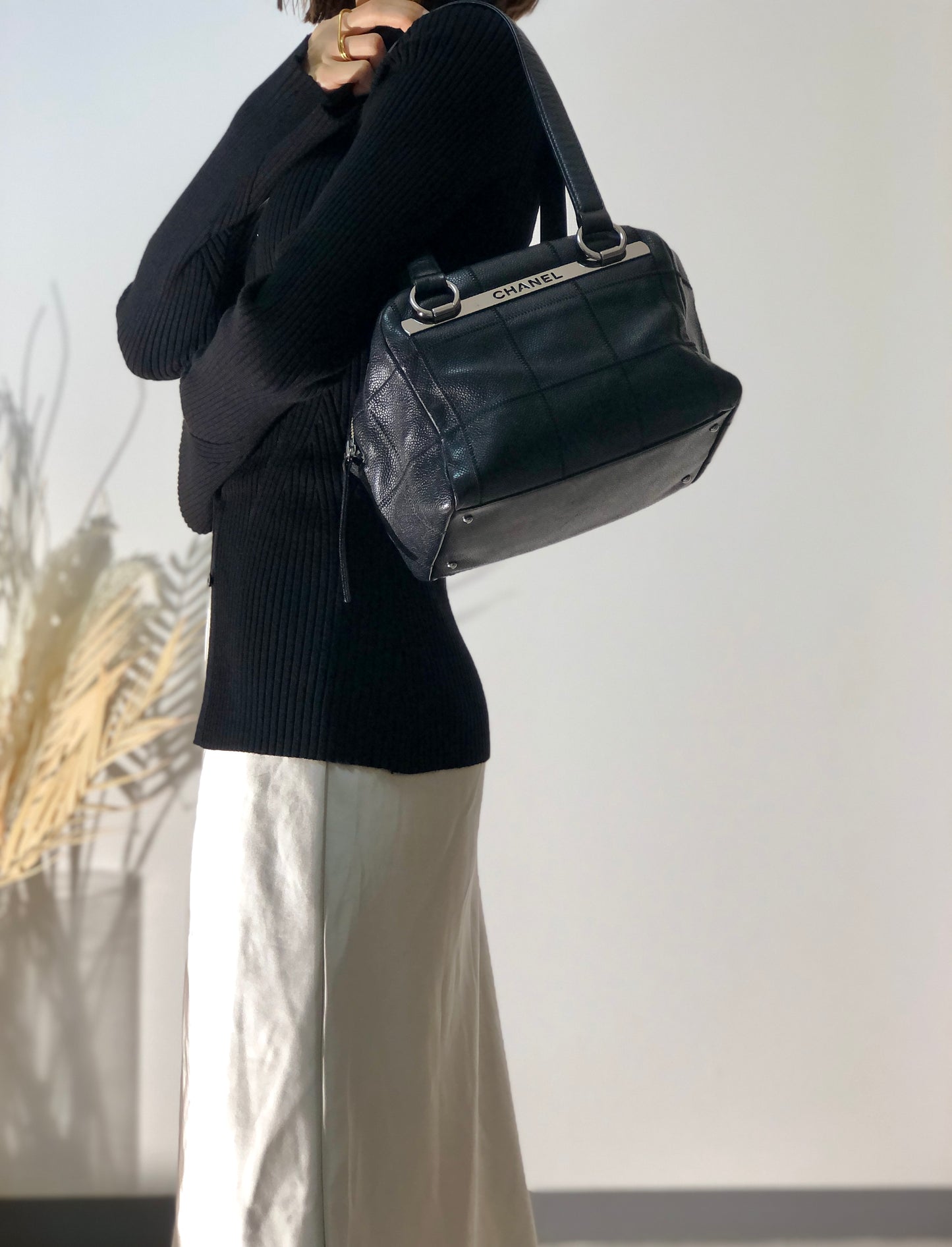CHANEL 巧克力棒皮革肩背包波士頓包黑色復古 haptki