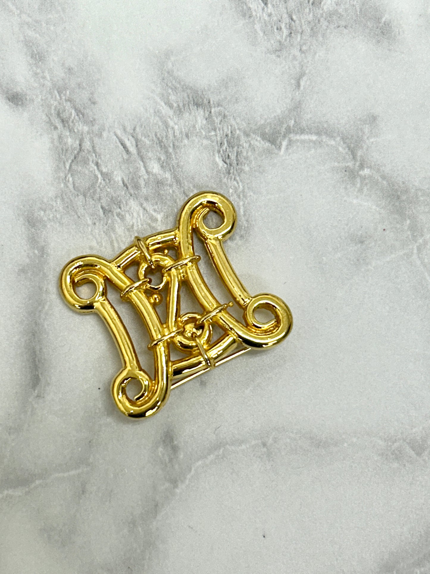 CELINE Triomphe Brooch Gold Vintage gujds6