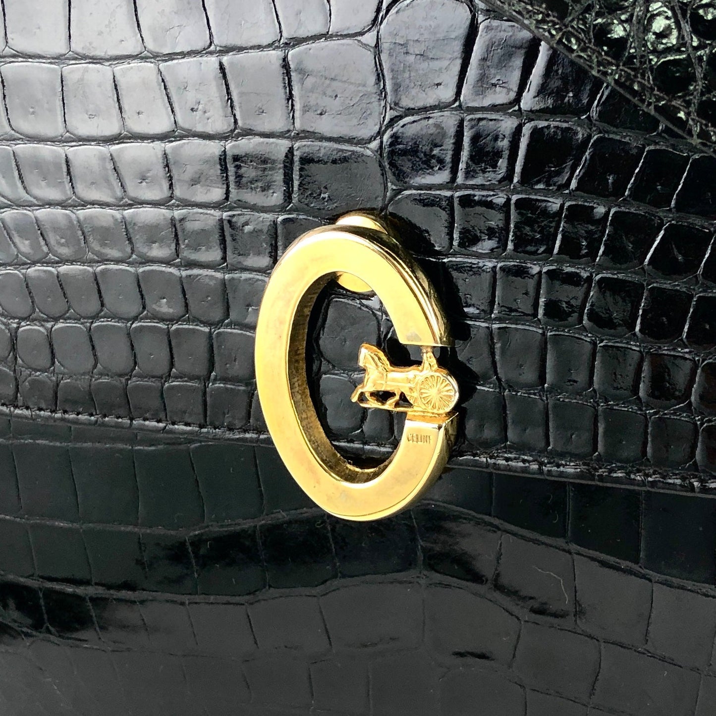 CELINE C logo Horse carriage Crocodile embossed leather Shoulder bag Black Old CELINE vintage 6tmne2