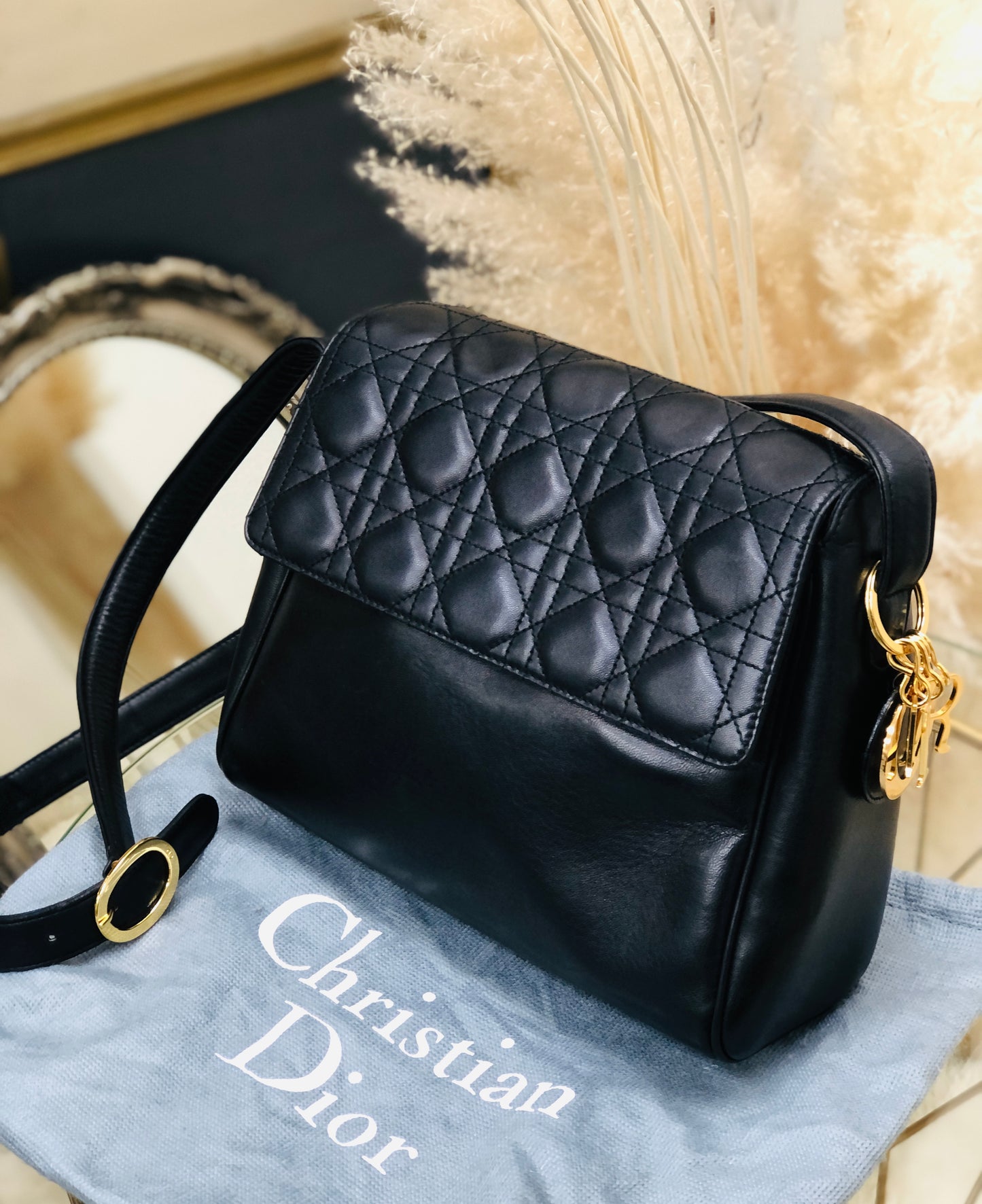 Christian Dior Cannage Lady dior Charm 斜背包 黑色 hh7x7v