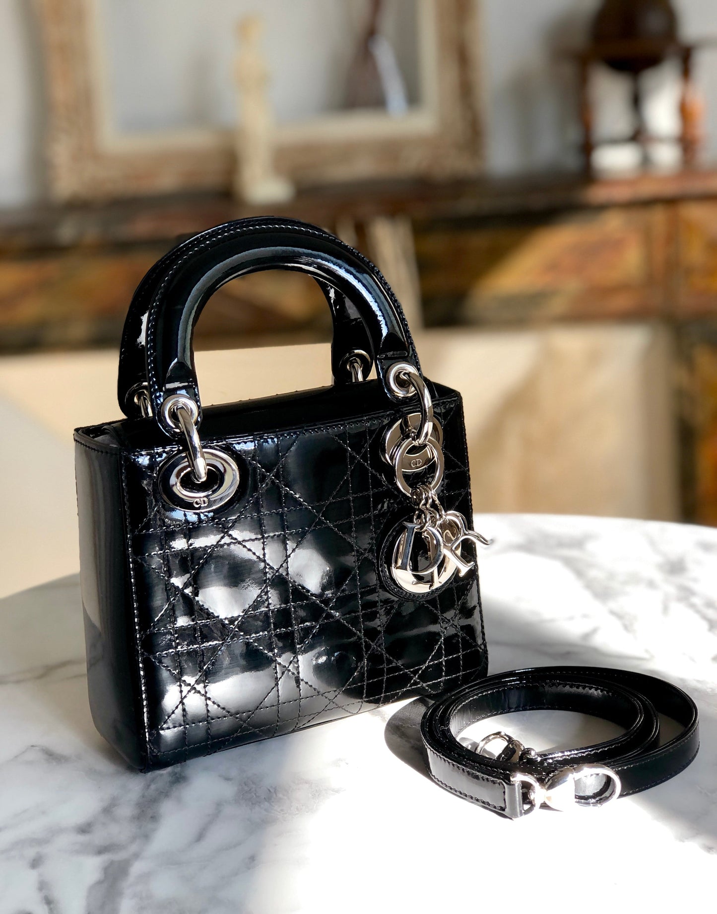 Christian Dior Cannage Lady dior Patent leather Handbag Shoulder bag Black e3i7xj