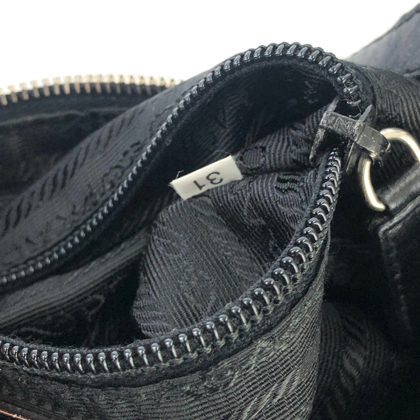 PRADA 三角形標誌 Hobobag 尼龍皮革手提包 黑色復古舊款 a5a5db