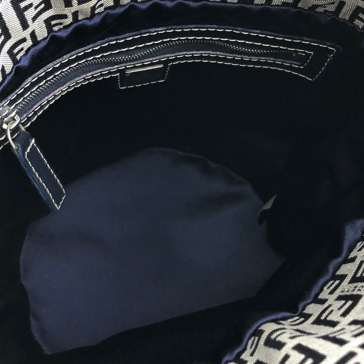 FENDI Zucchino 帆布皮革抽繩水桶單肩包 海軍藍 復古舊款 633efx