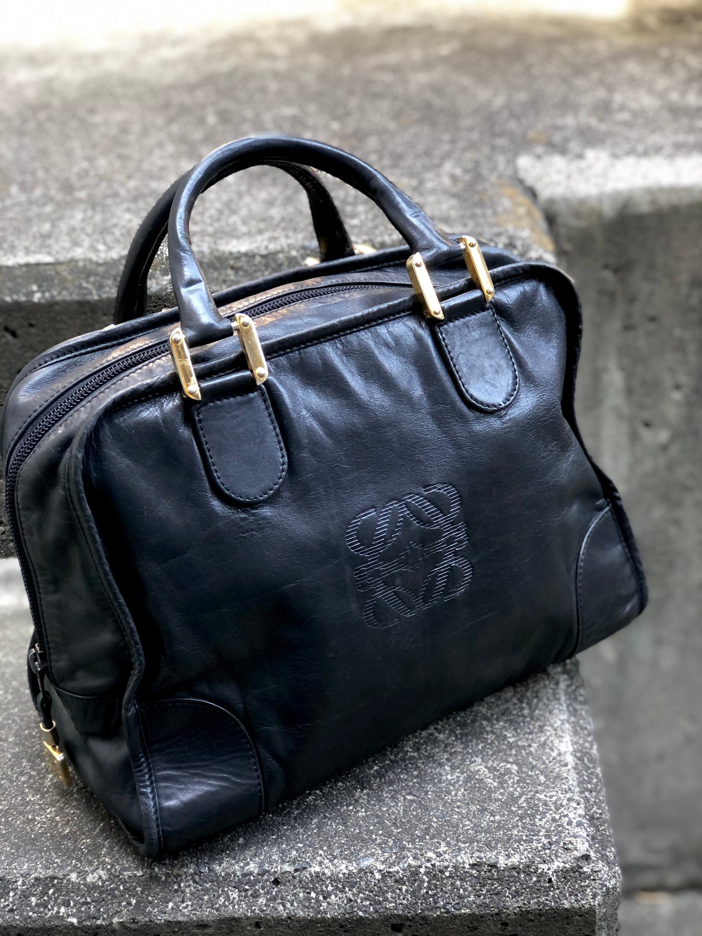LOEWE Anagram 波士頓包手提包黑色復古舊款 zy8pdh