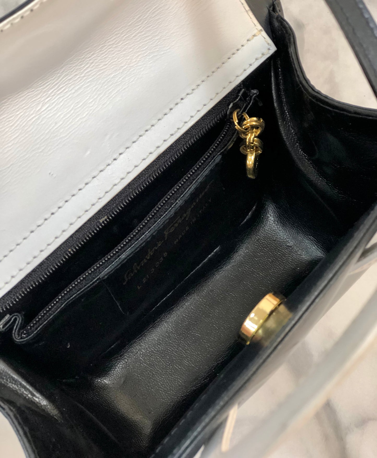 Salvatore Ferragamo Gancini Shoulderbag Handbag small Navy White Vintage Old cgnkn2