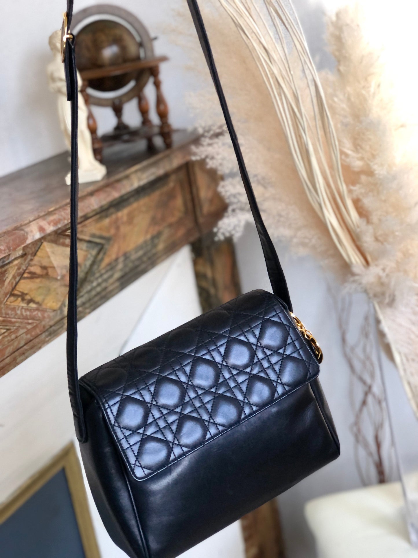 Christian Dior Cannage Lady dior Charm 斜背包 黑色 hh7x7v