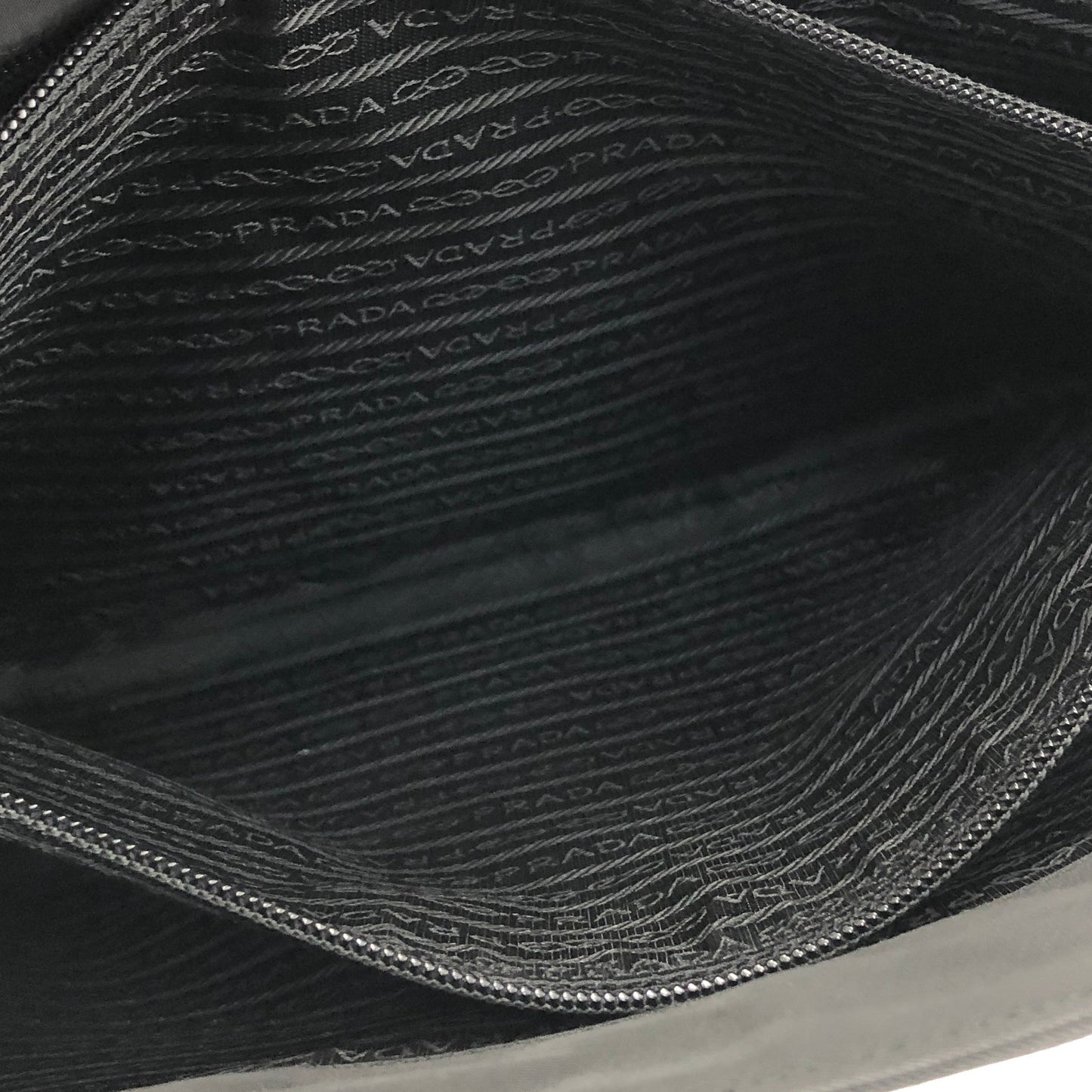 PRADA Triangle logo Nylon Tote bag Black Vintage iz7n5j