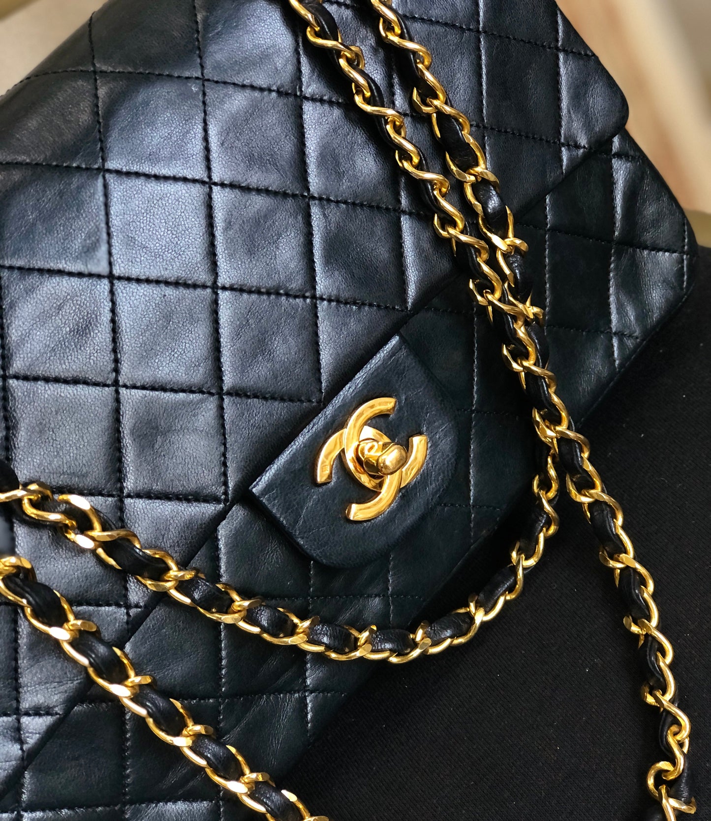CHANEL Matelasse Coco Turn lock Lambskin Double flap Chain Shoulder bag Black Old Vintage 72dn4p
