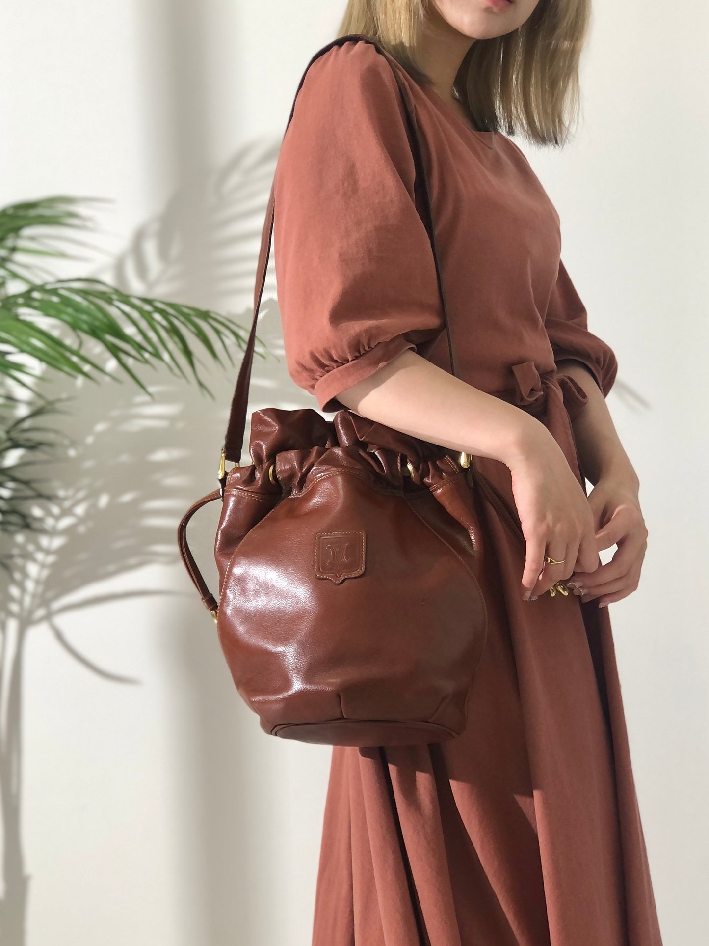 CELINE Blason Leather Drawstring Shoulder bag Brown Vintage 2hgzv7