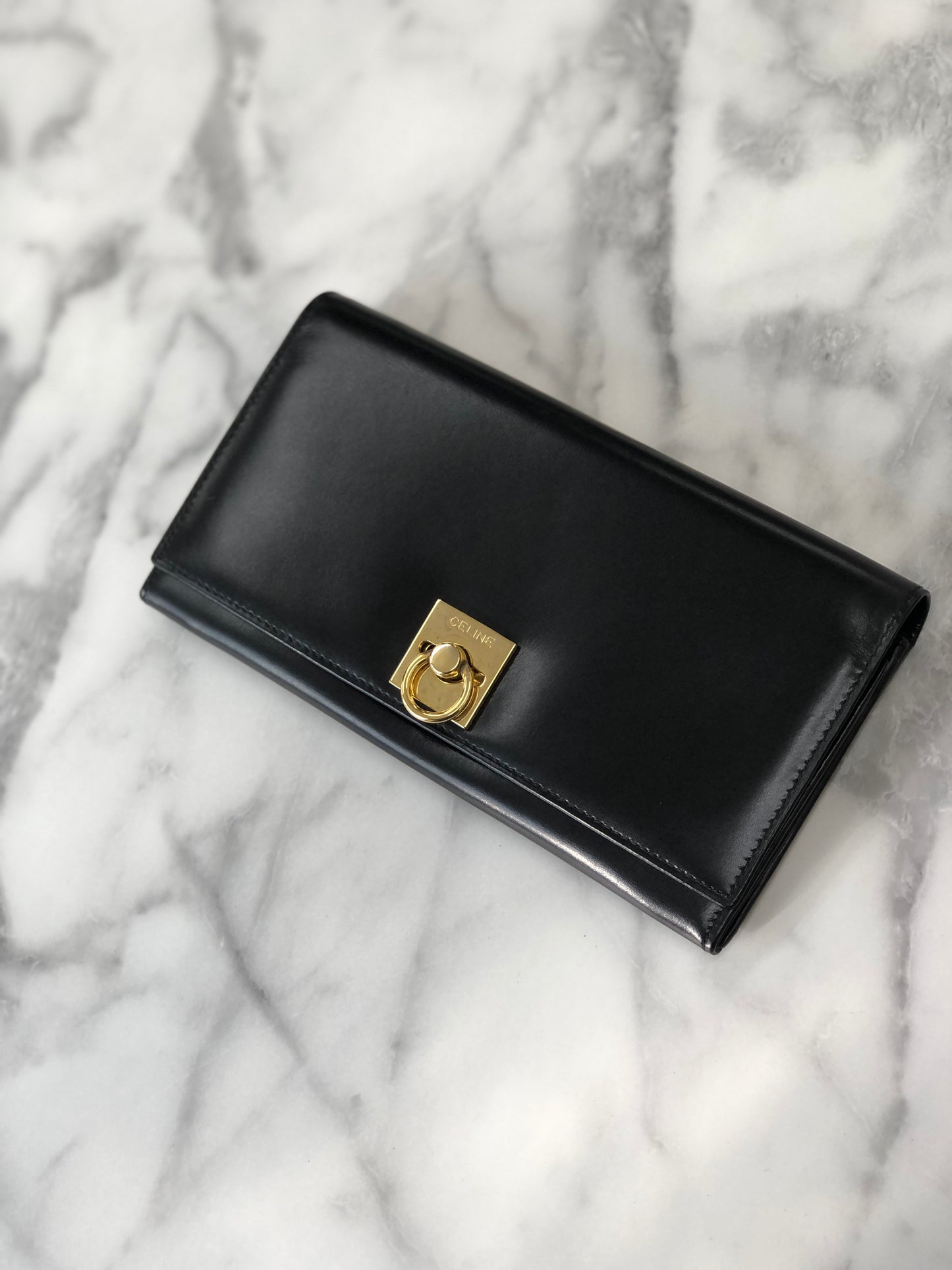 CELINE Gancini Leather Clasp Wallet Black pis8u7