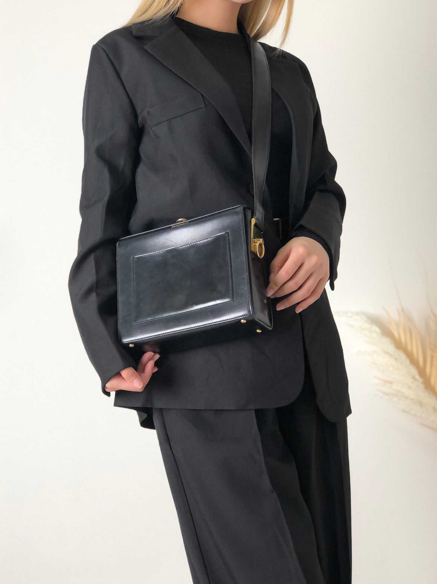 CELINE Gancini Logo Motif Leather Shoulder bag Black Vintage vgez3i