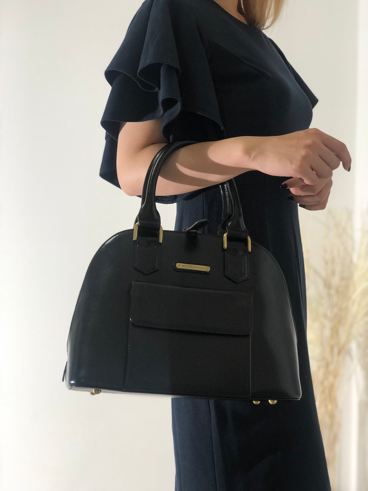 Burberry Classic Check Logo Motif Leather Handbag Black Vintage ut233m