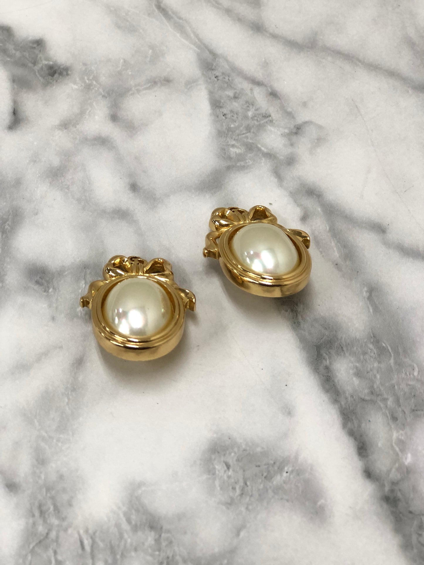 Christian Dior Ribon Motif Stone Earrings Gold Vintage tktttb