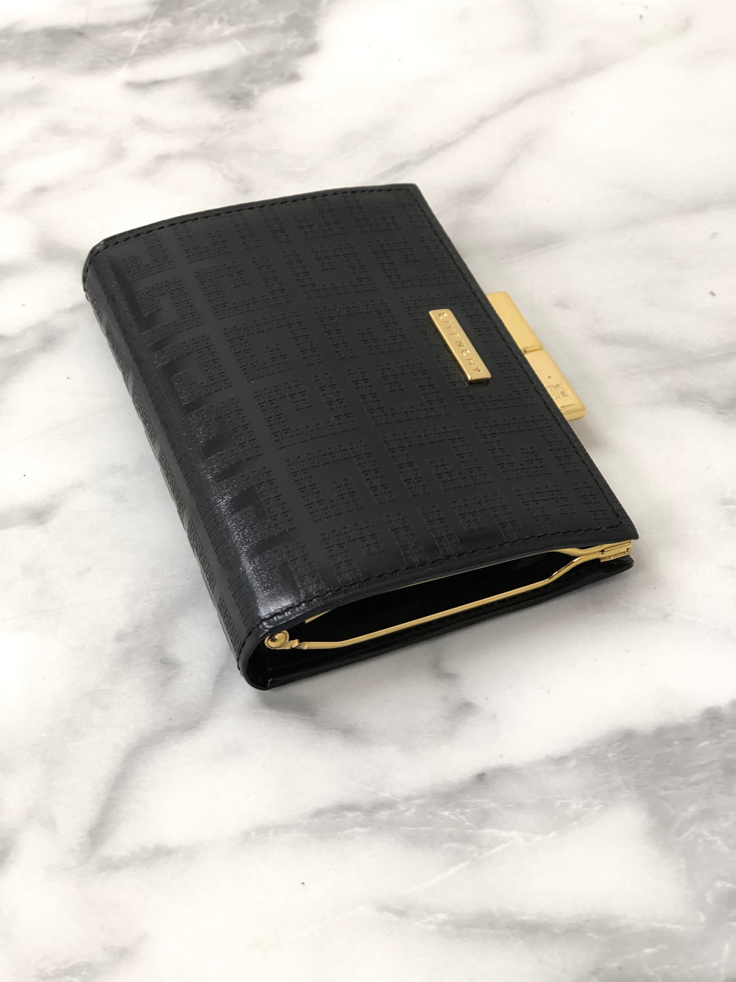 GIVENCHY 標誌皮革金屬扣零錢包黑色復古 mgpg7x