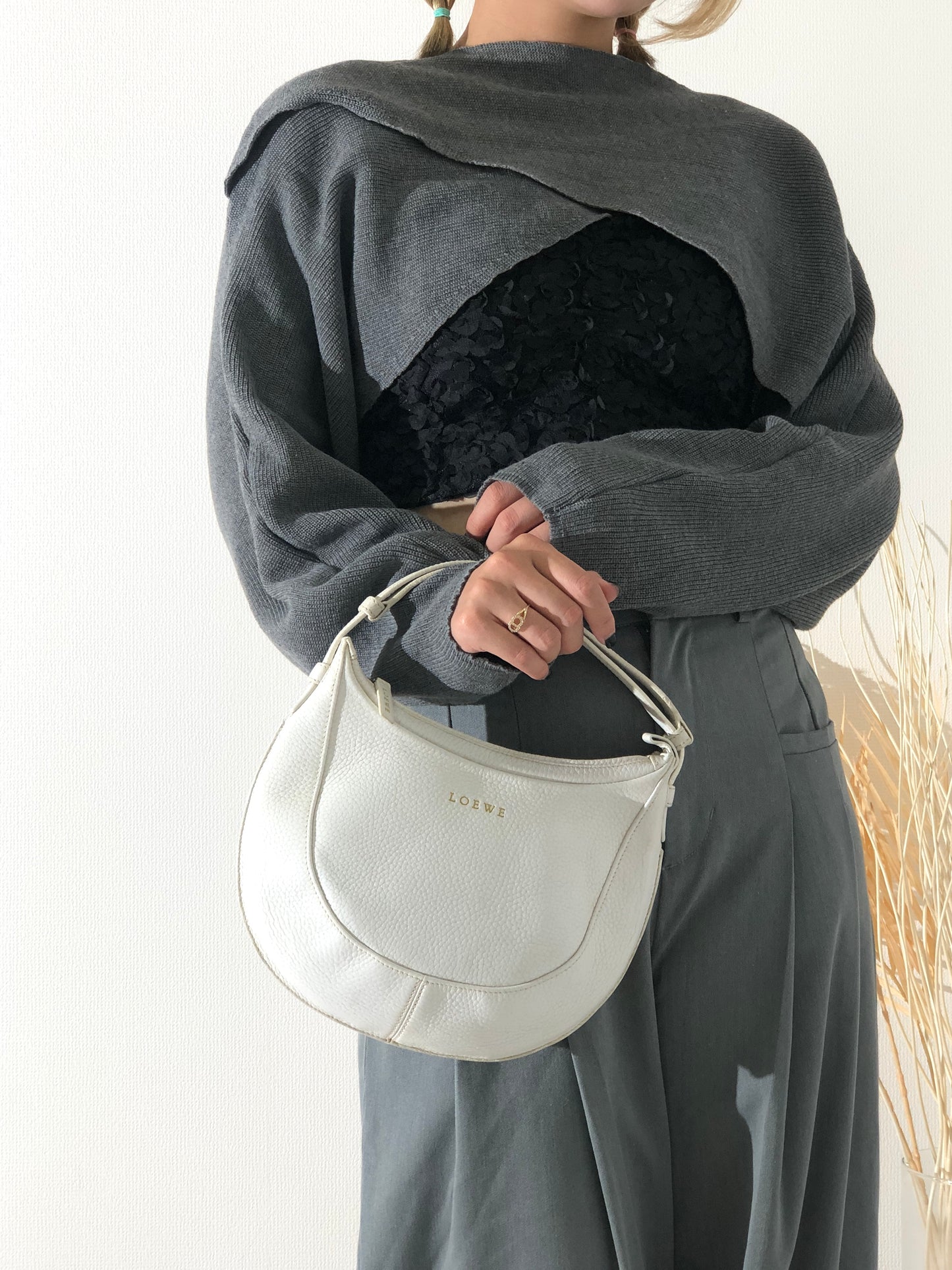 LOEWE Logo Motif Embossed Leather Handbag Hobobag White Vintage 2rsgb7
