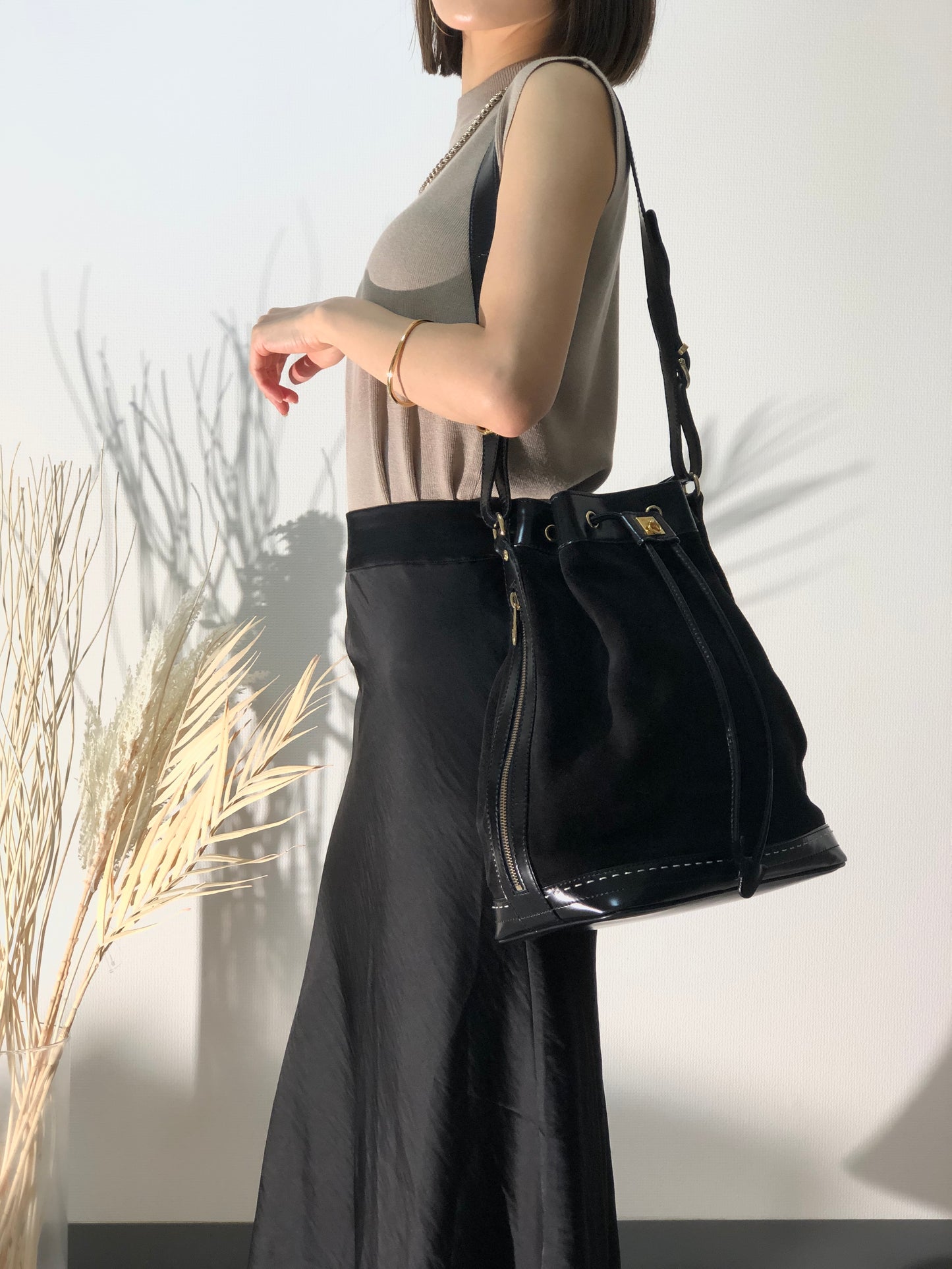 CELINE Gancini 絨面革抽繩單肩包 黑色 復古 swuscx