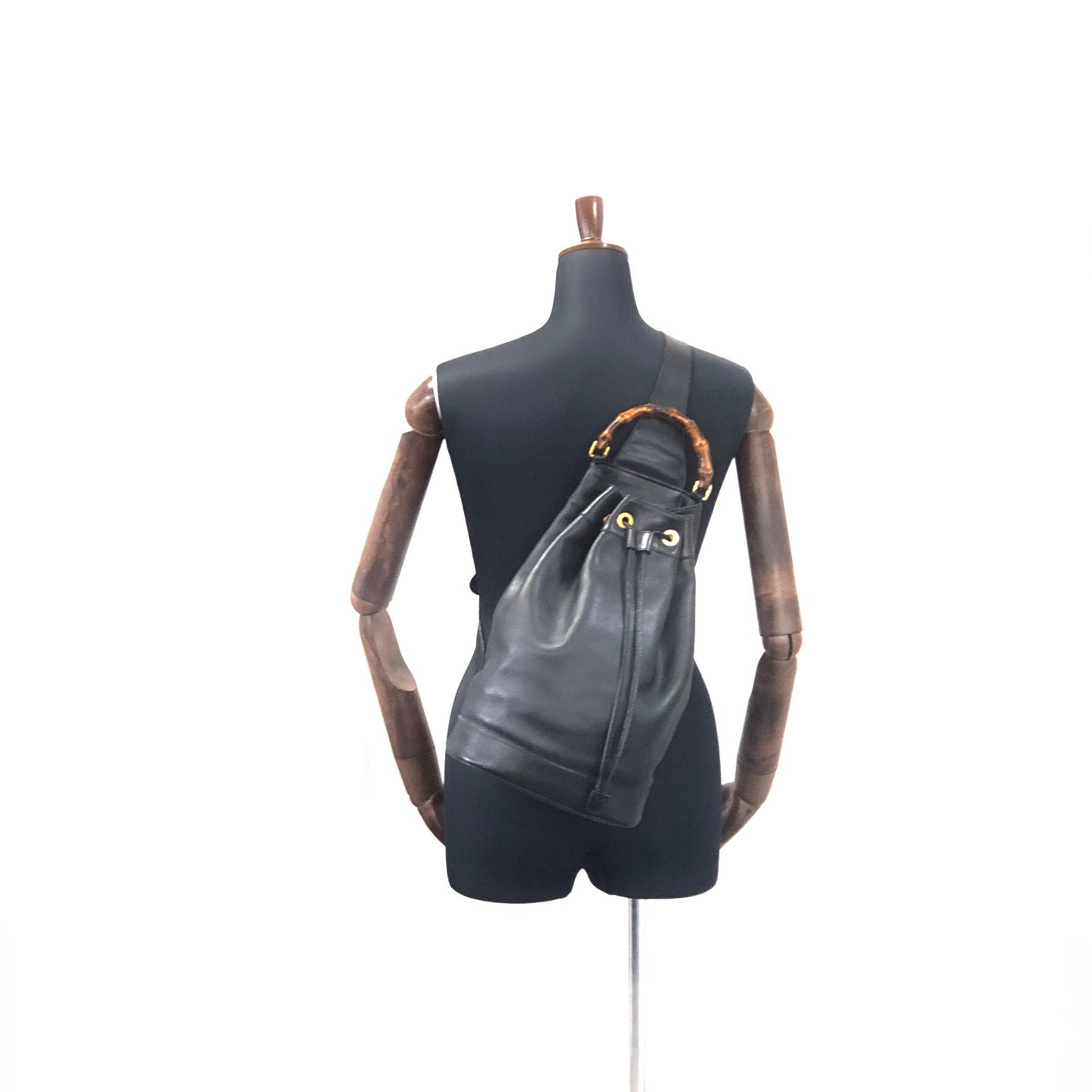 GUCCI Bamboo Leather Drawstring One Shoulder bag Sling Bag Black Vintage vs7u5a