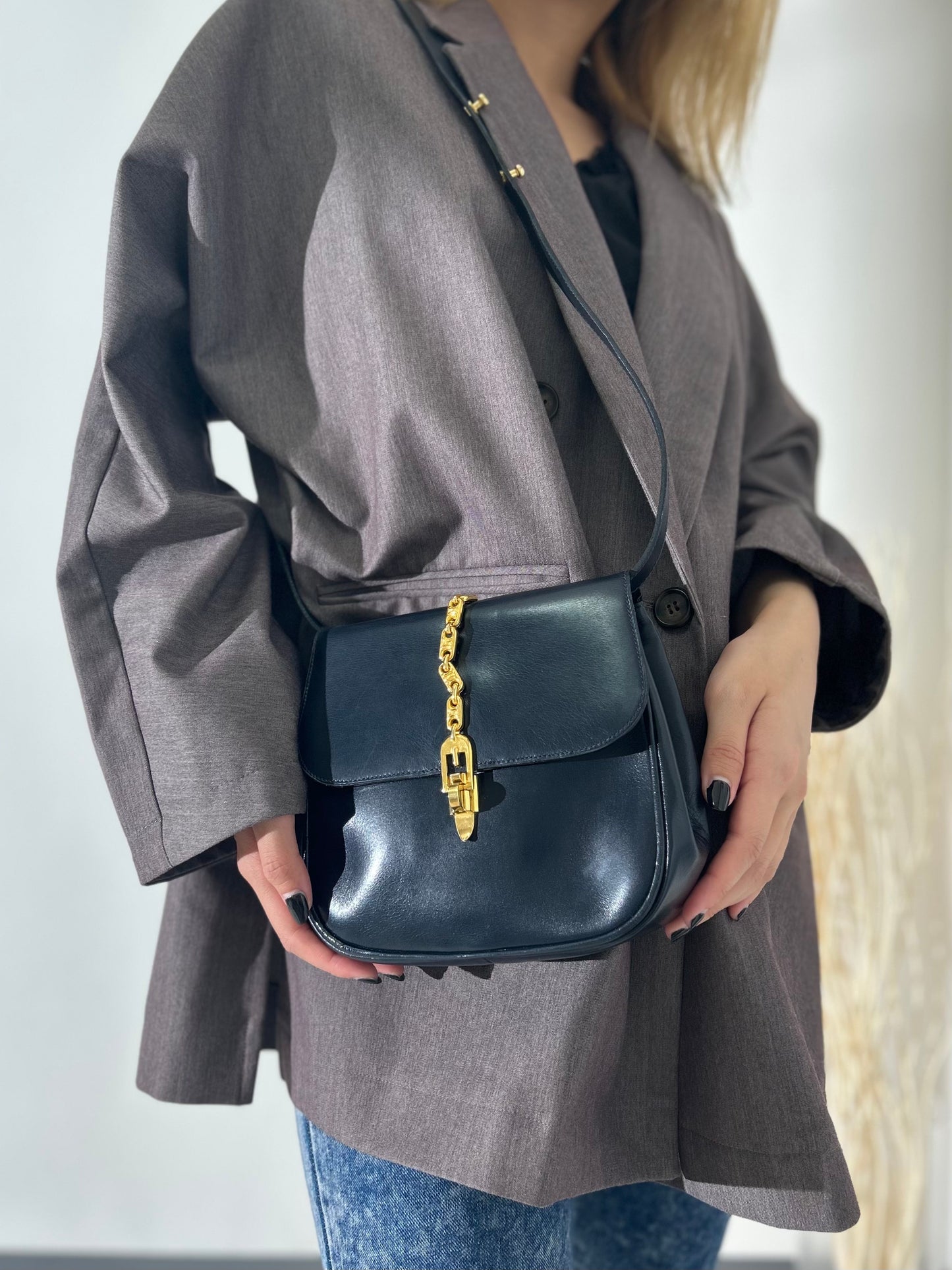 CELINE Triomphe Chain Leather Shoulder bag Navy Vintage admv2k