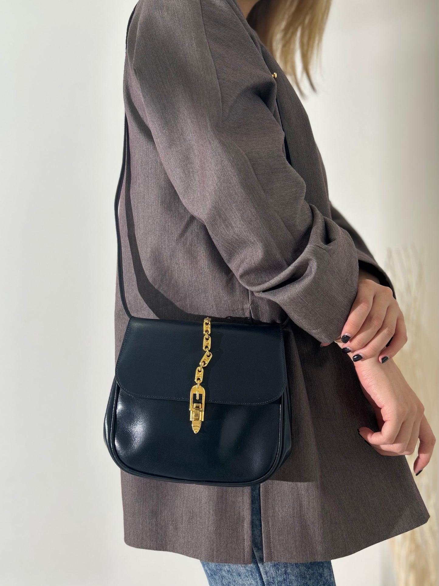 CELINE Triomphe Chain Leather Shoulder bag Navy Vintage admv2k