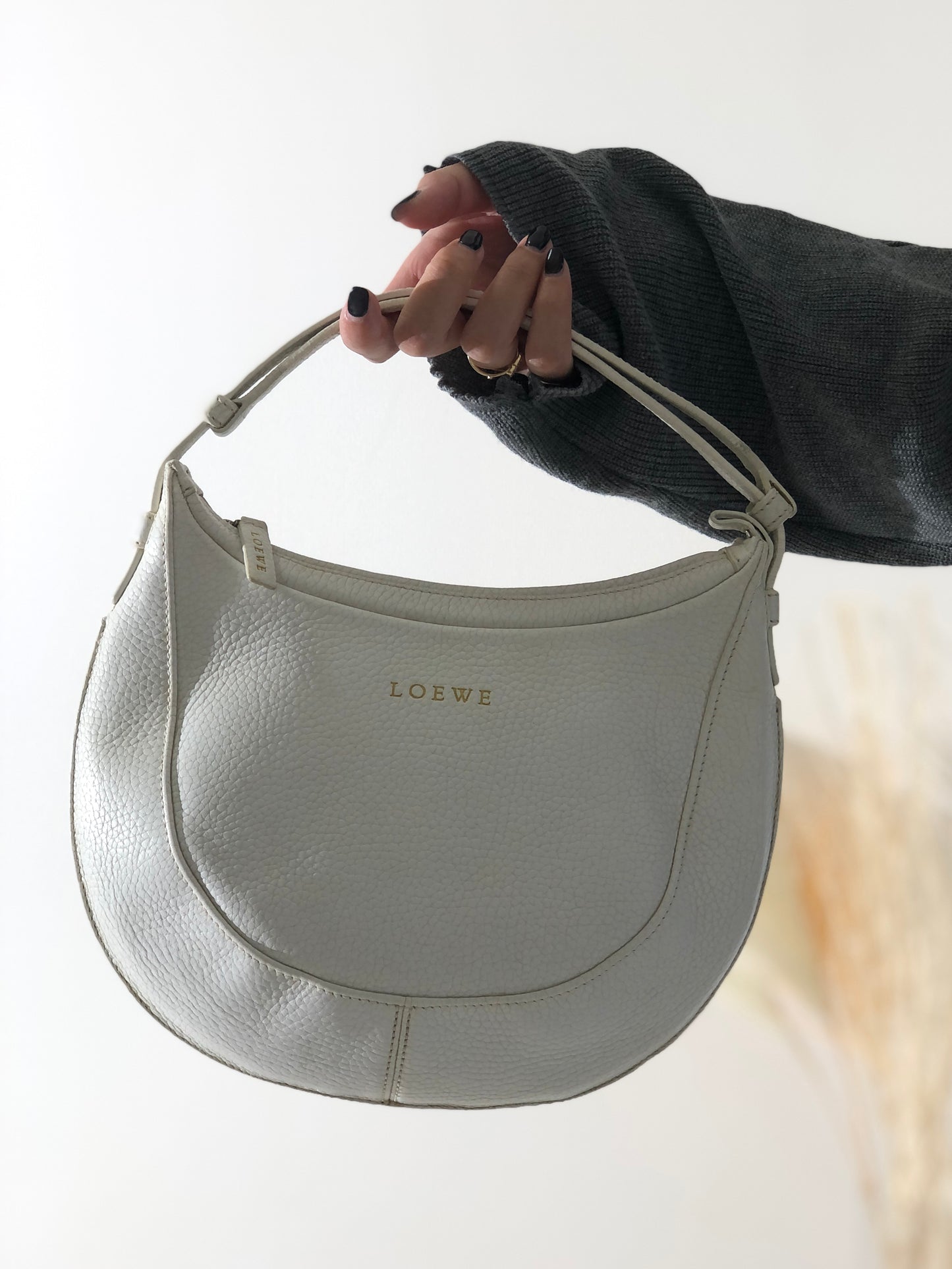 LOEWE Logo Motif Embossed Leather Handbag Hobobag White Vintage 2rsgb7