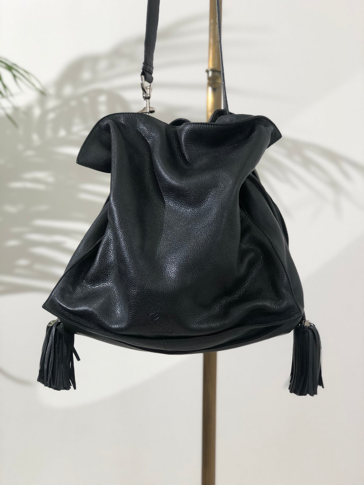LOEWE Flamenco Tassel Anagram Leather Drawstring Crossbody Shoulder bag Black Vintage a858nd
