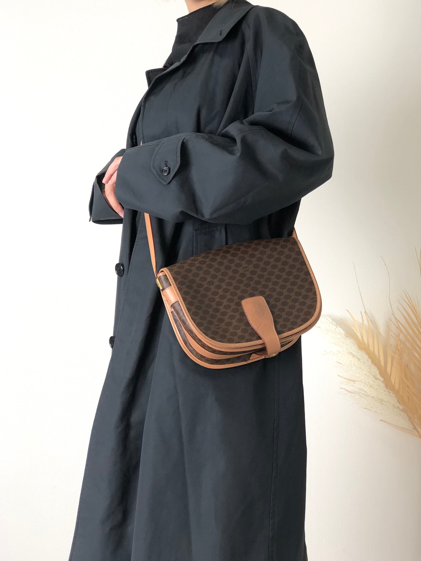 CELINE Macadam Blason Flap Shoulder bag Round bag Brown Vintage s34ak3