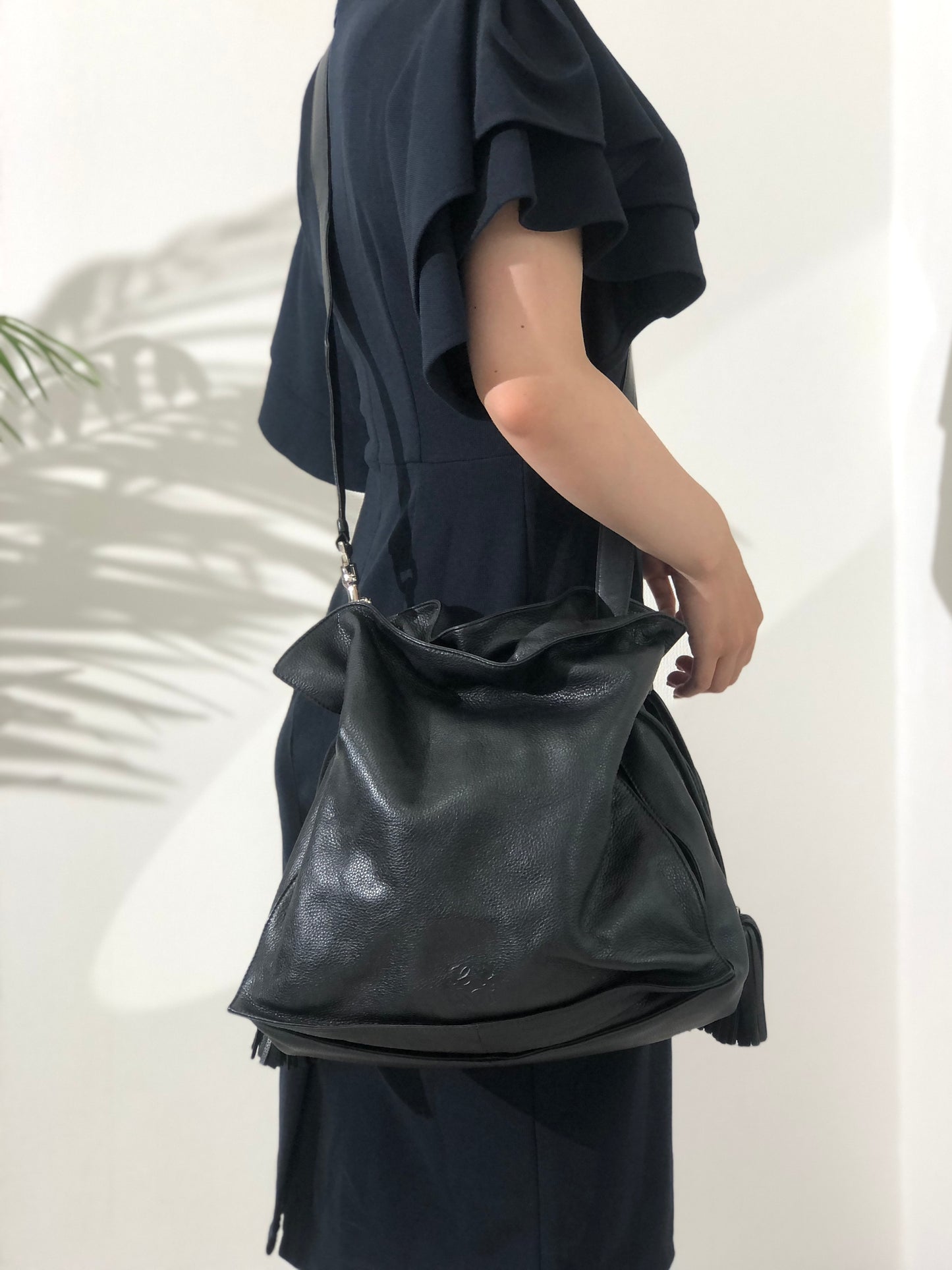 LOEWE Flamenco Tassel Anagram Leather Drawstring Crossbody Shoulder bag Black Vintage a858nd