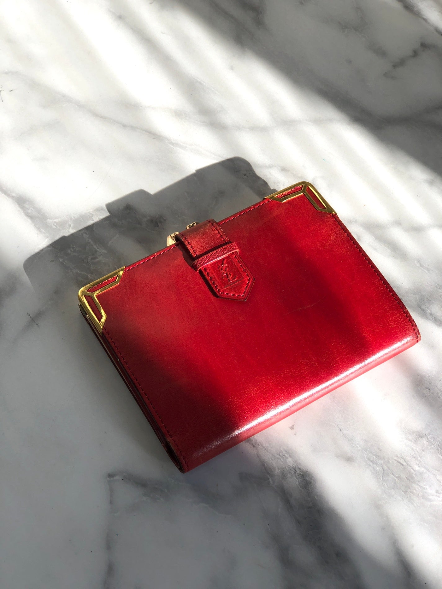 伊夫聖羅蘭 YSL 標誌皮革金屬扣折疊錢包紅色復古 84va6b