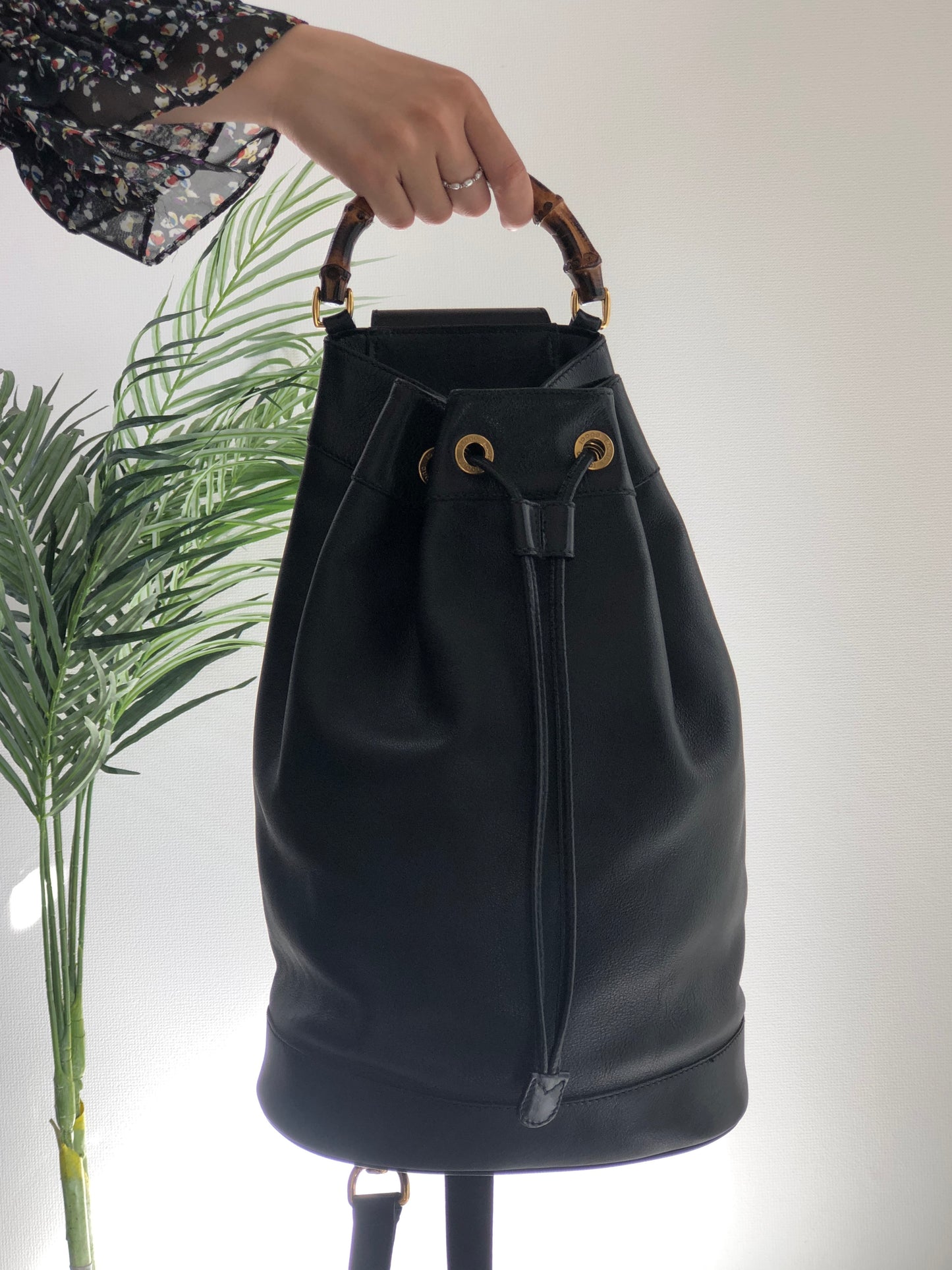 GUCCI Bamboo Leather Drawstring One Shoulder bag Sling Bag Black Vintage vs7u5a