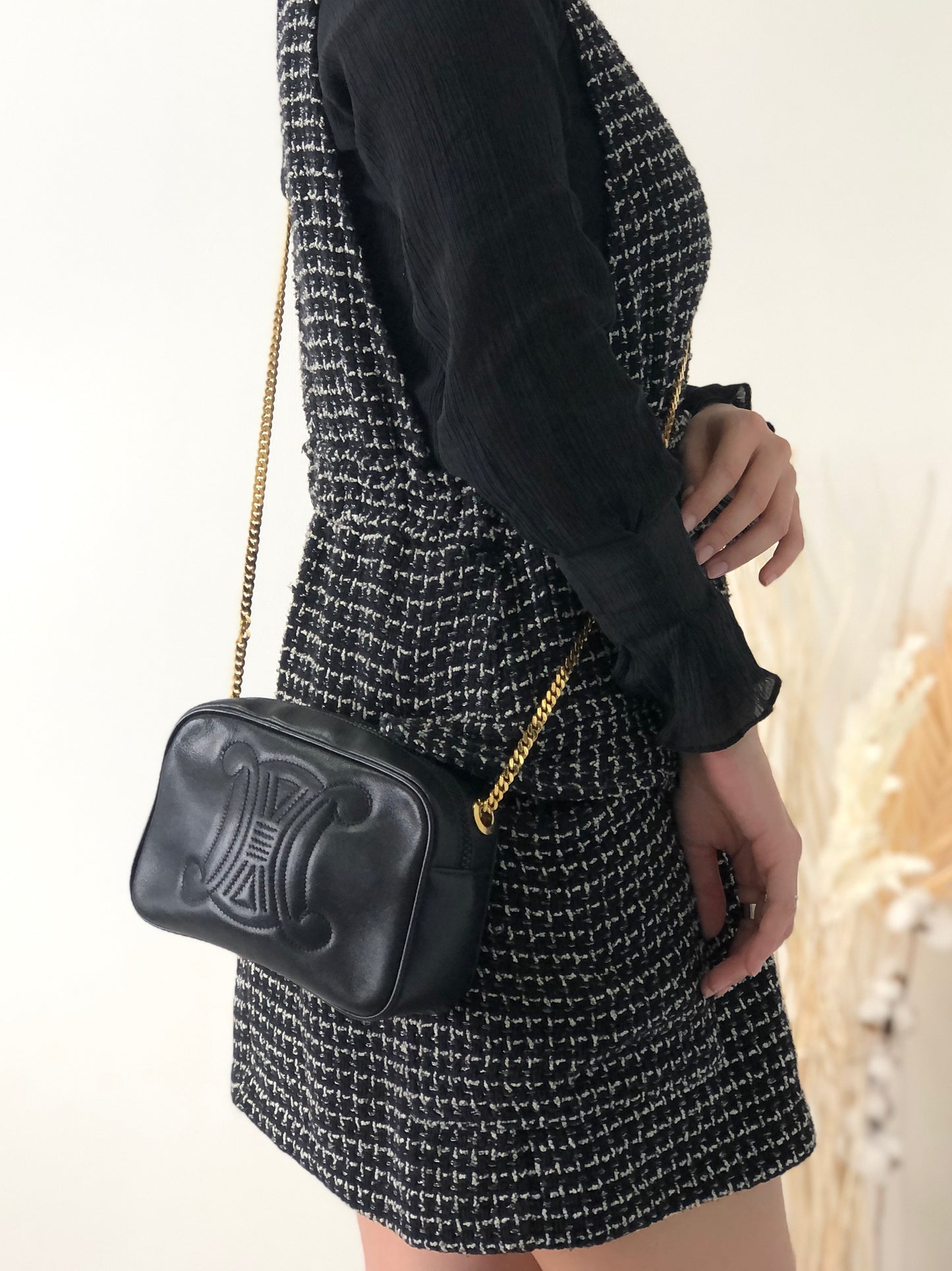 CELINE Triomphe 皮革鏈條單肩包 黑色 復古 jigb5w