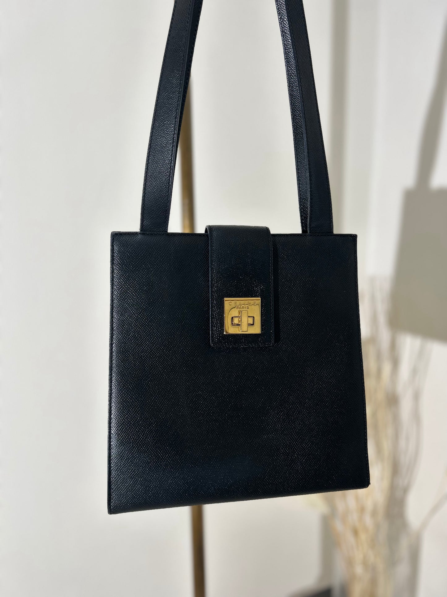 CELINE Turn Lock Leather Totebag Black Vintage pbjww6