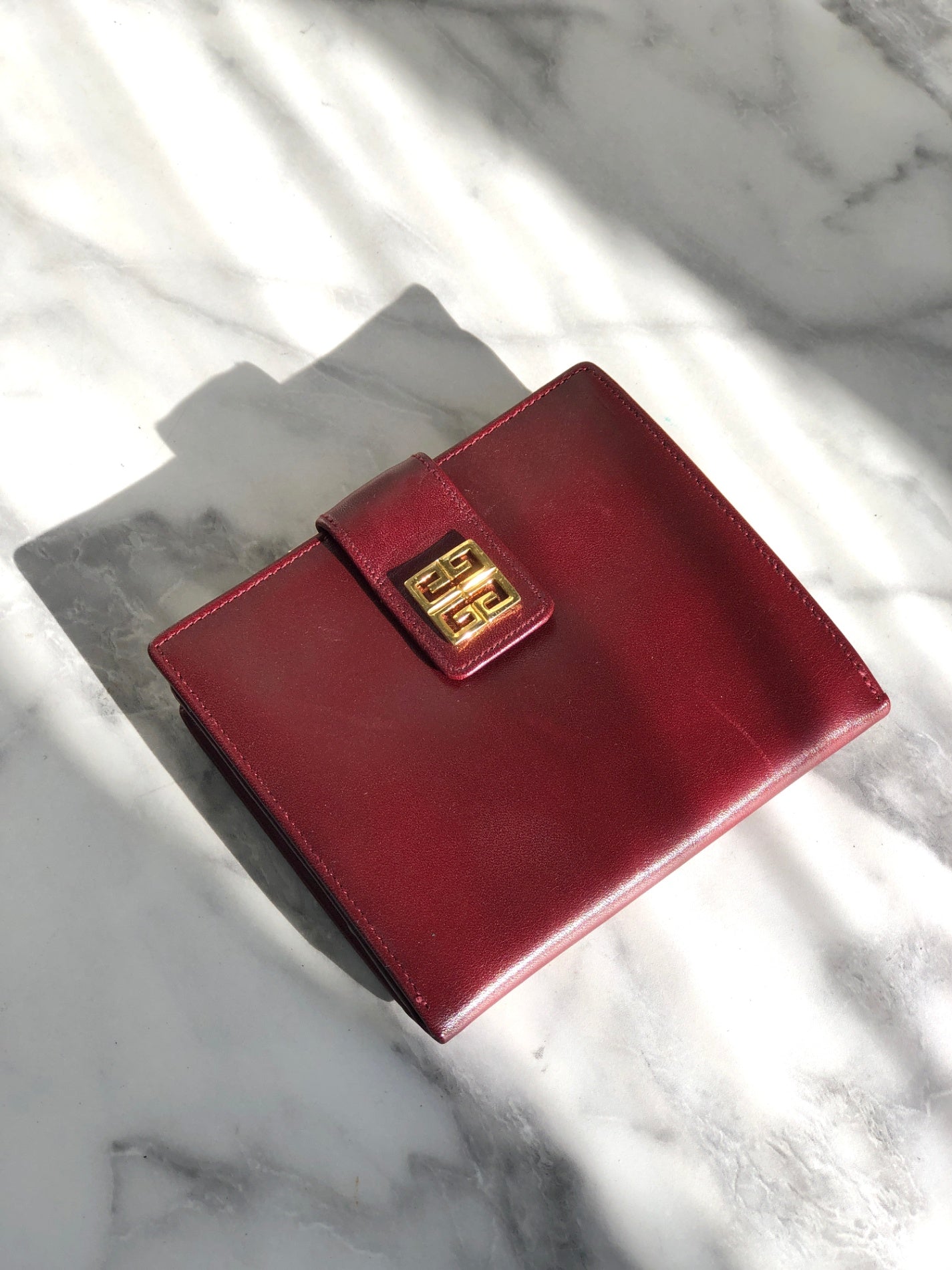 Givenchy logo wallet best sale