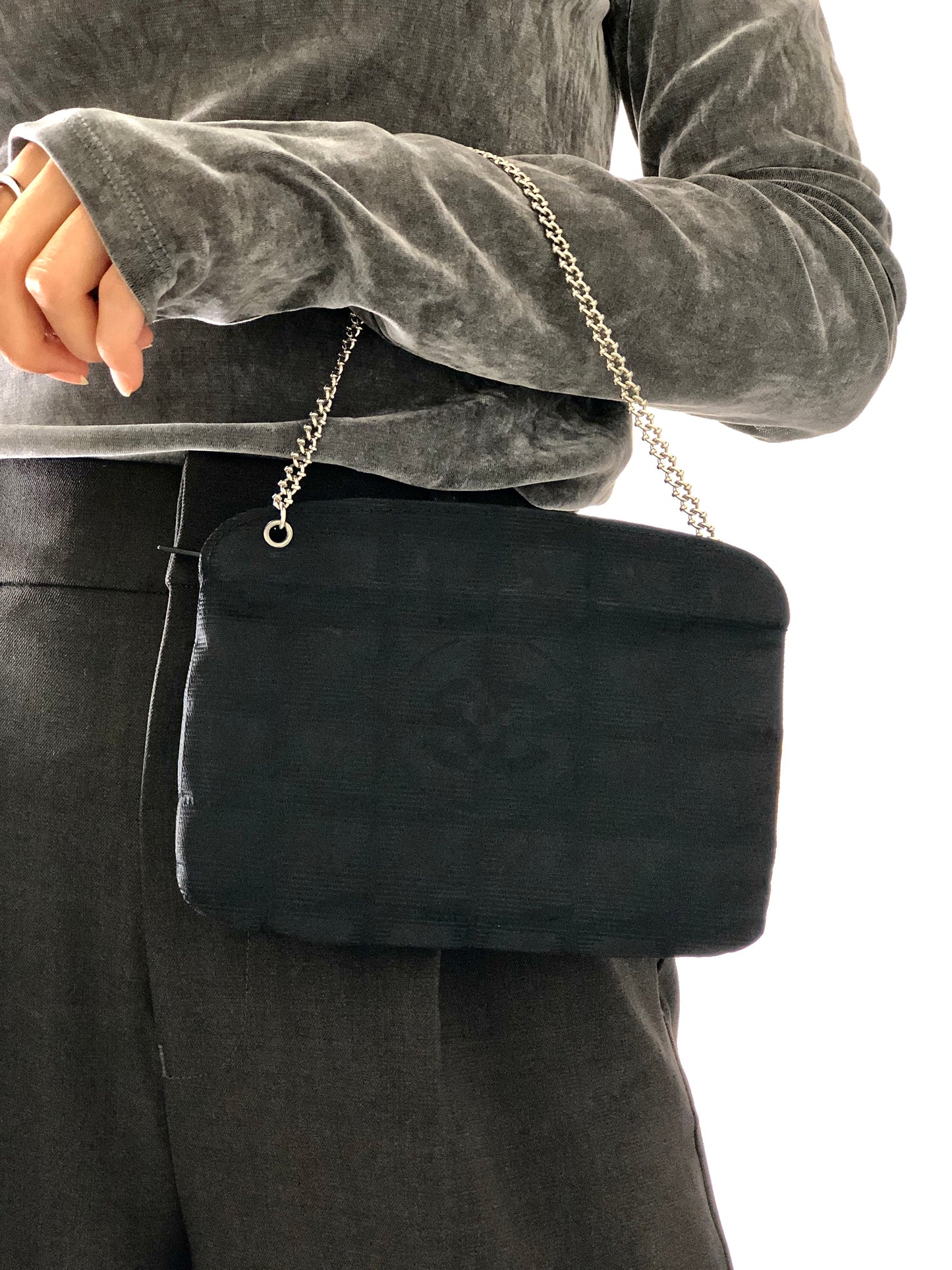 CHANEL 新款旅行系列尼龍手提包鏈條單肩包黑色復古 p7zz2s