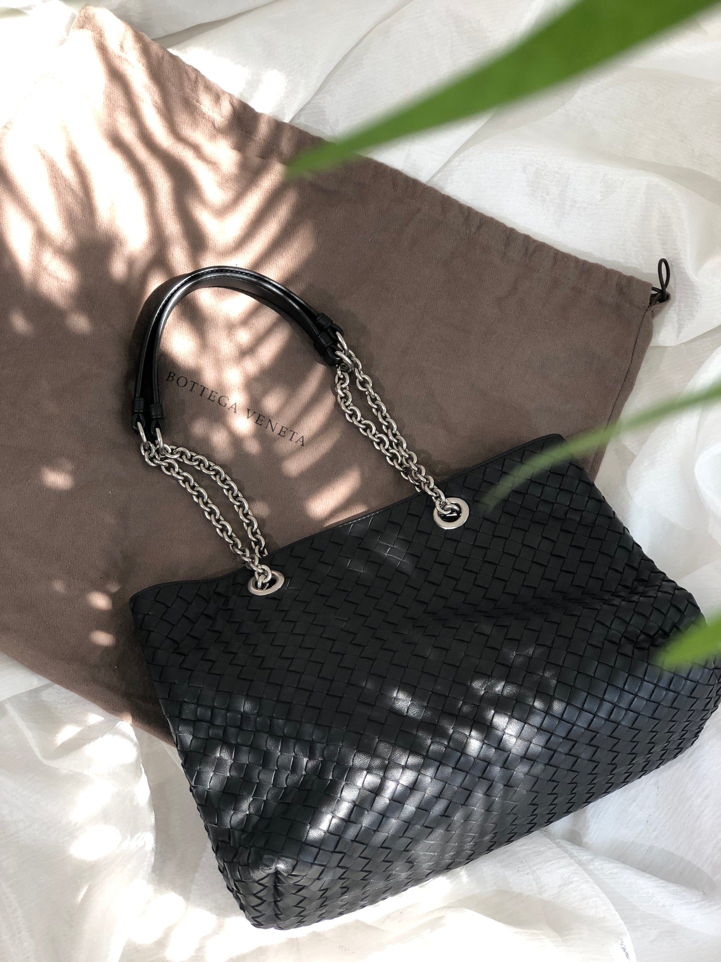 Bottega Veneta 皮革鏈條托特包 黑色 復古 rses7r
