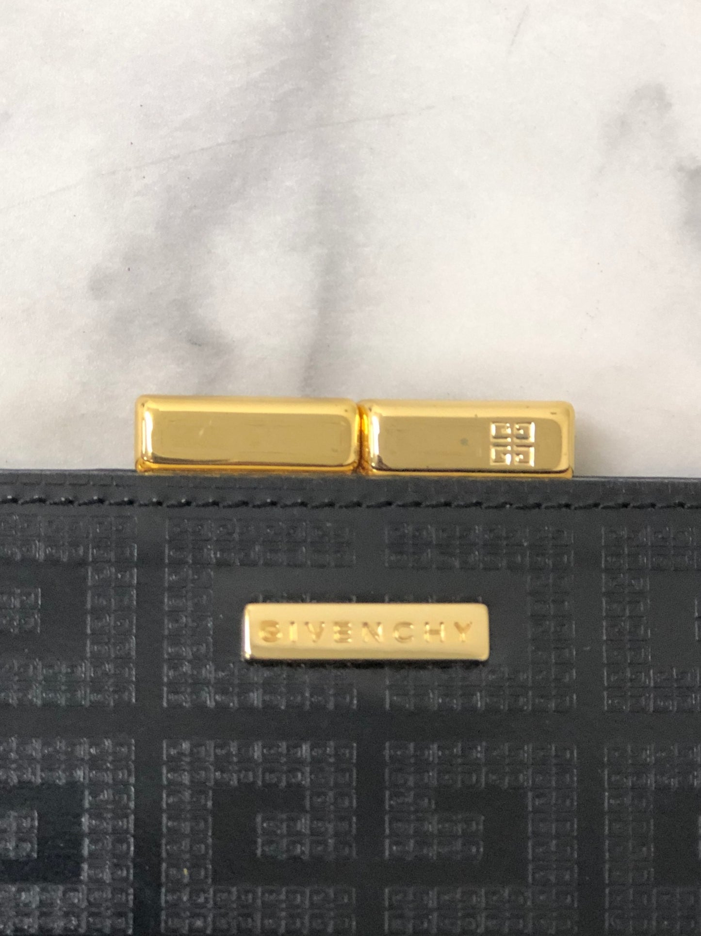 GIVENCHY 標誌皮革金屬扣零錢包黑色復古 mgpg7x
