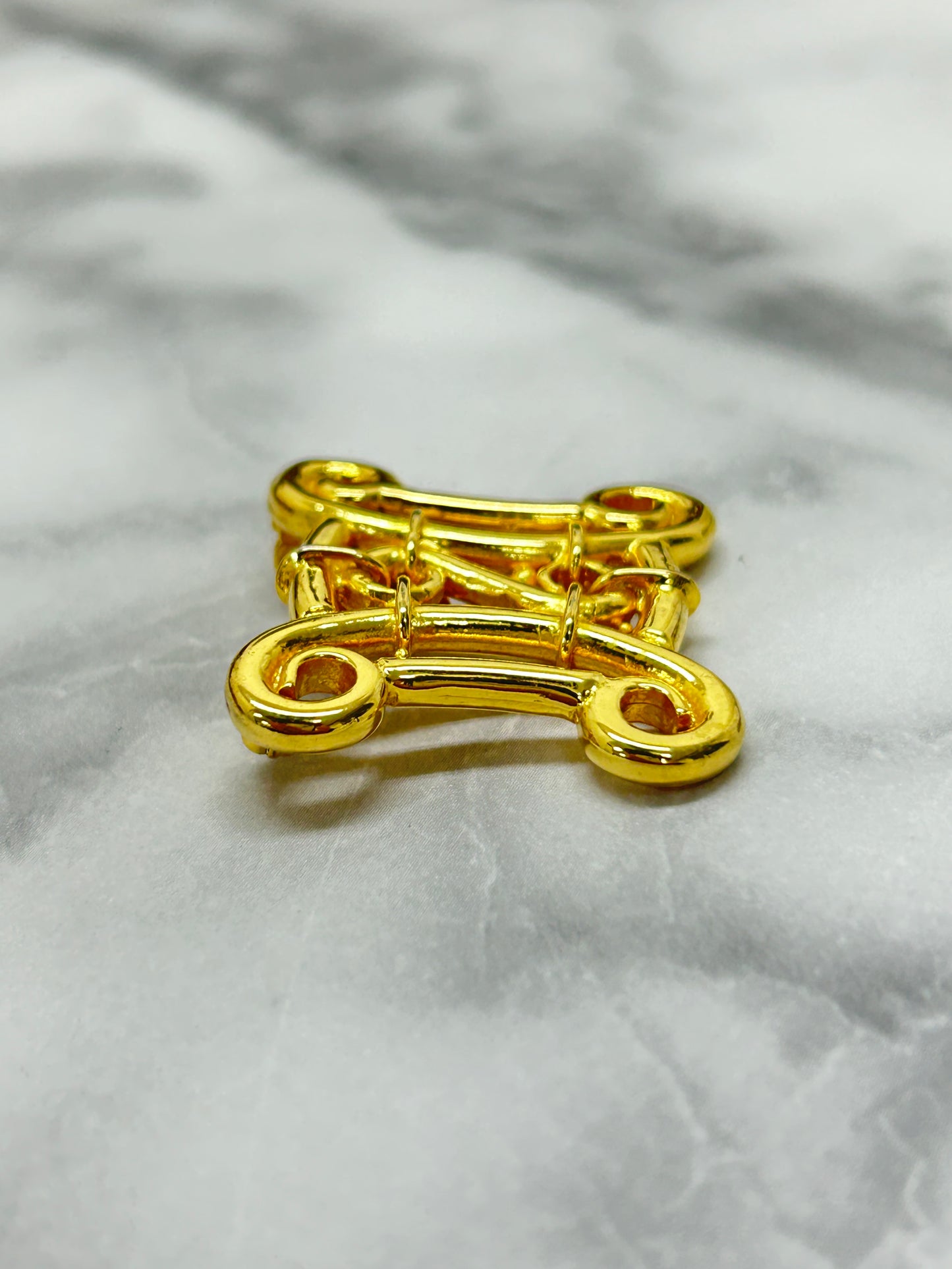 CELINE Triomphe Brooch Gold Vintage gujds6